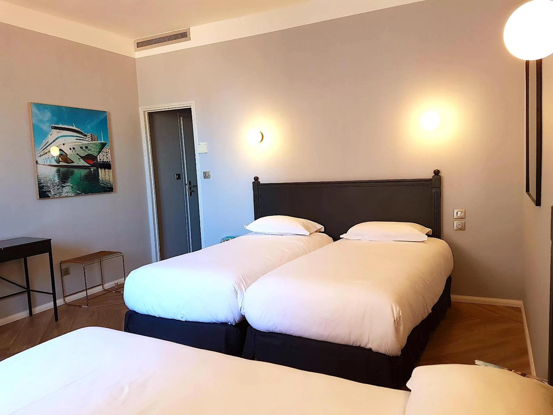 Magnifique chambre pour un séminaire d'entreprise à Hôtel L'orque Bleue - Sète