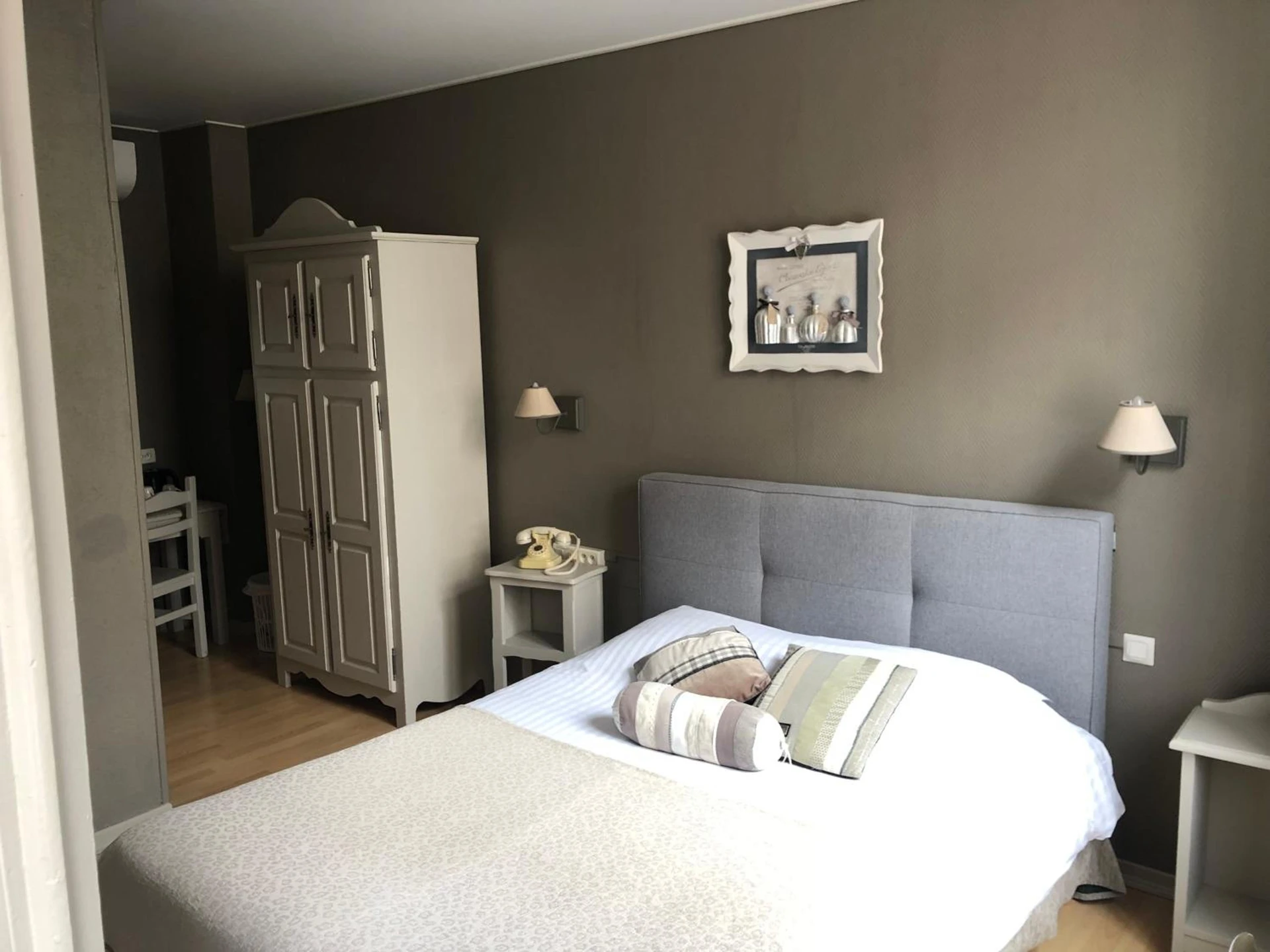 Magnifique chambre pour un séminaire d'entreprise à The Originals Boutique, Hôtel de la Balance, Montbéliard - Montbéliard