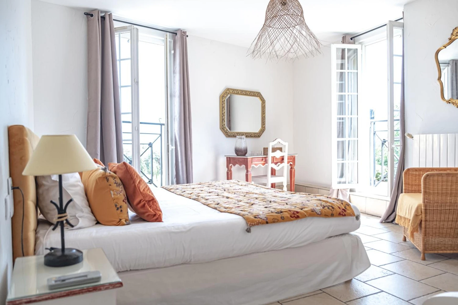 Magnifique chambre pour un séminaire d'entreprise à Logis hôtel et restaurant La Bastide Cabezac - Bize-Minervois