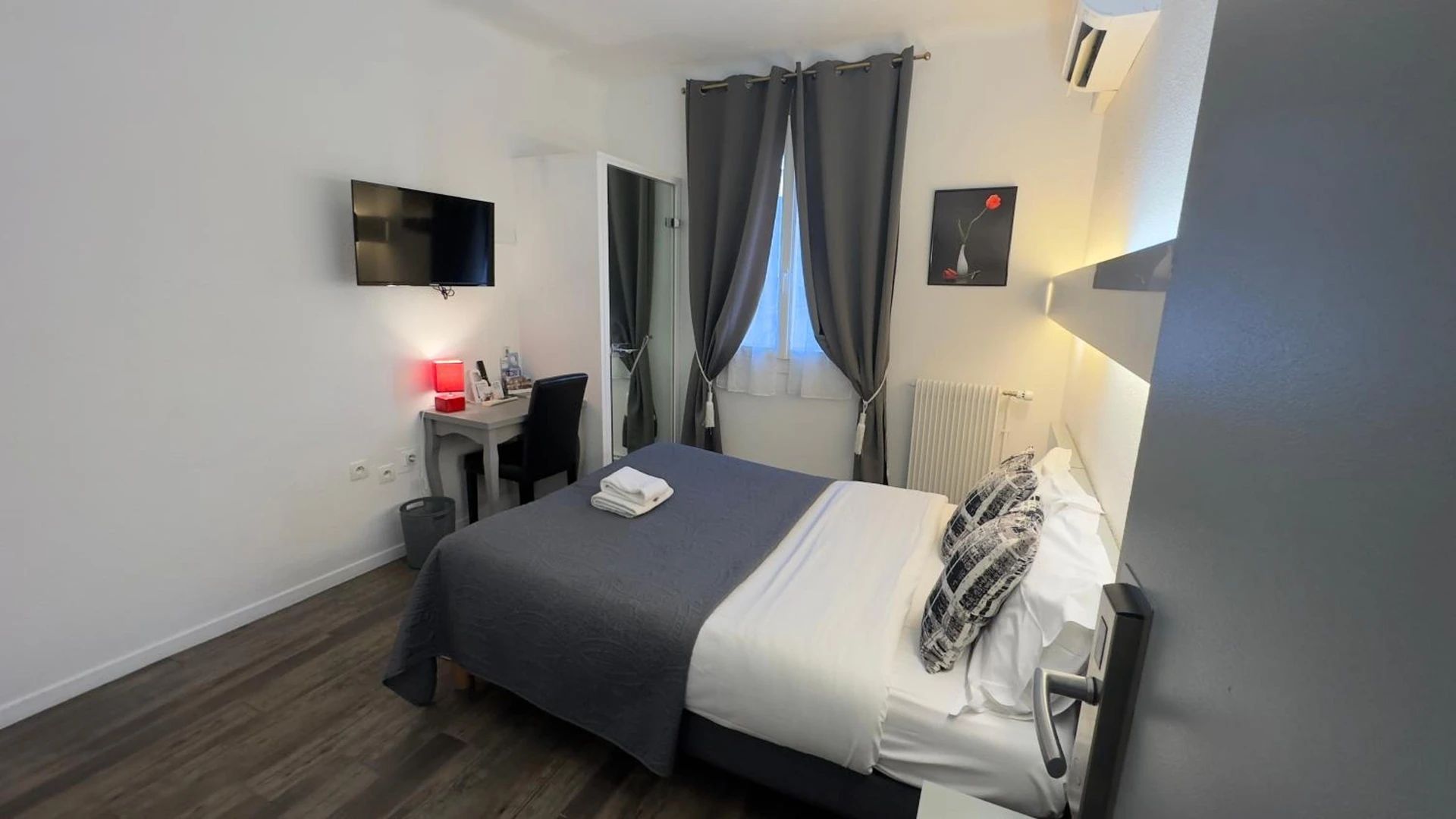 Magnifique chambre pour un séminaire d'entreprise à Hôtel La Bastide d'Entraigues - Entraigues-sur-la-Sorgue