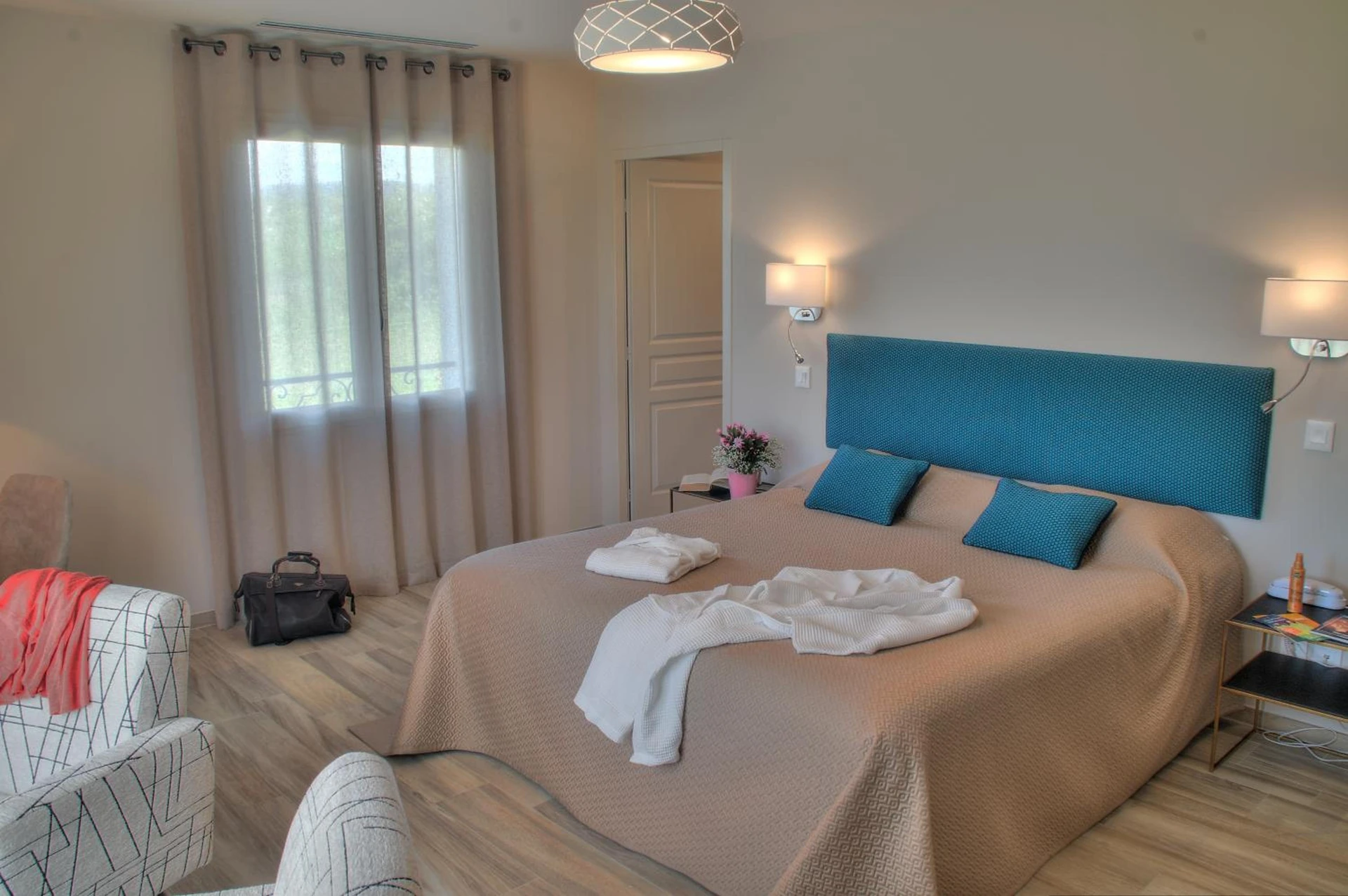 Chambre disponible pour un séminaire d'entreprise à Hôtel La Bastide d'Iris - Vagnas