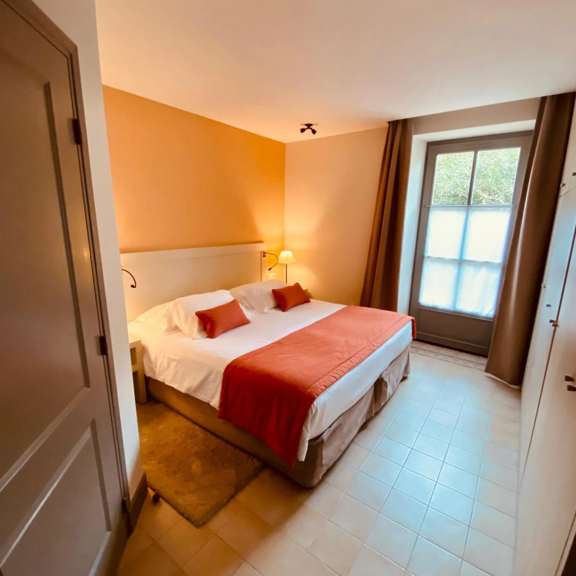 Chambre disponible pour un séminaire d'entreprise à La Bastide de Boulbon - Boulbon