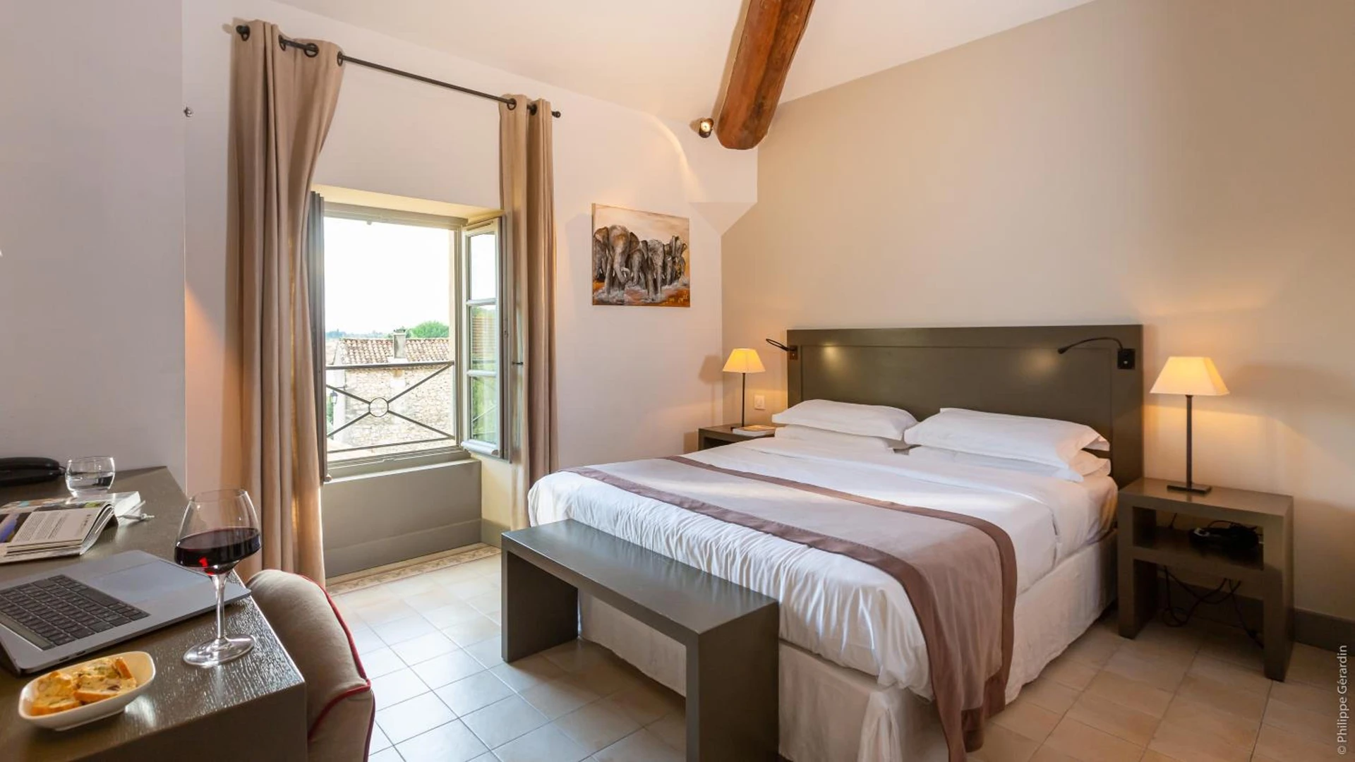 Chambre disponible pour un séminaire d'entreprise à La Bastide de Boulbon - Boulbon