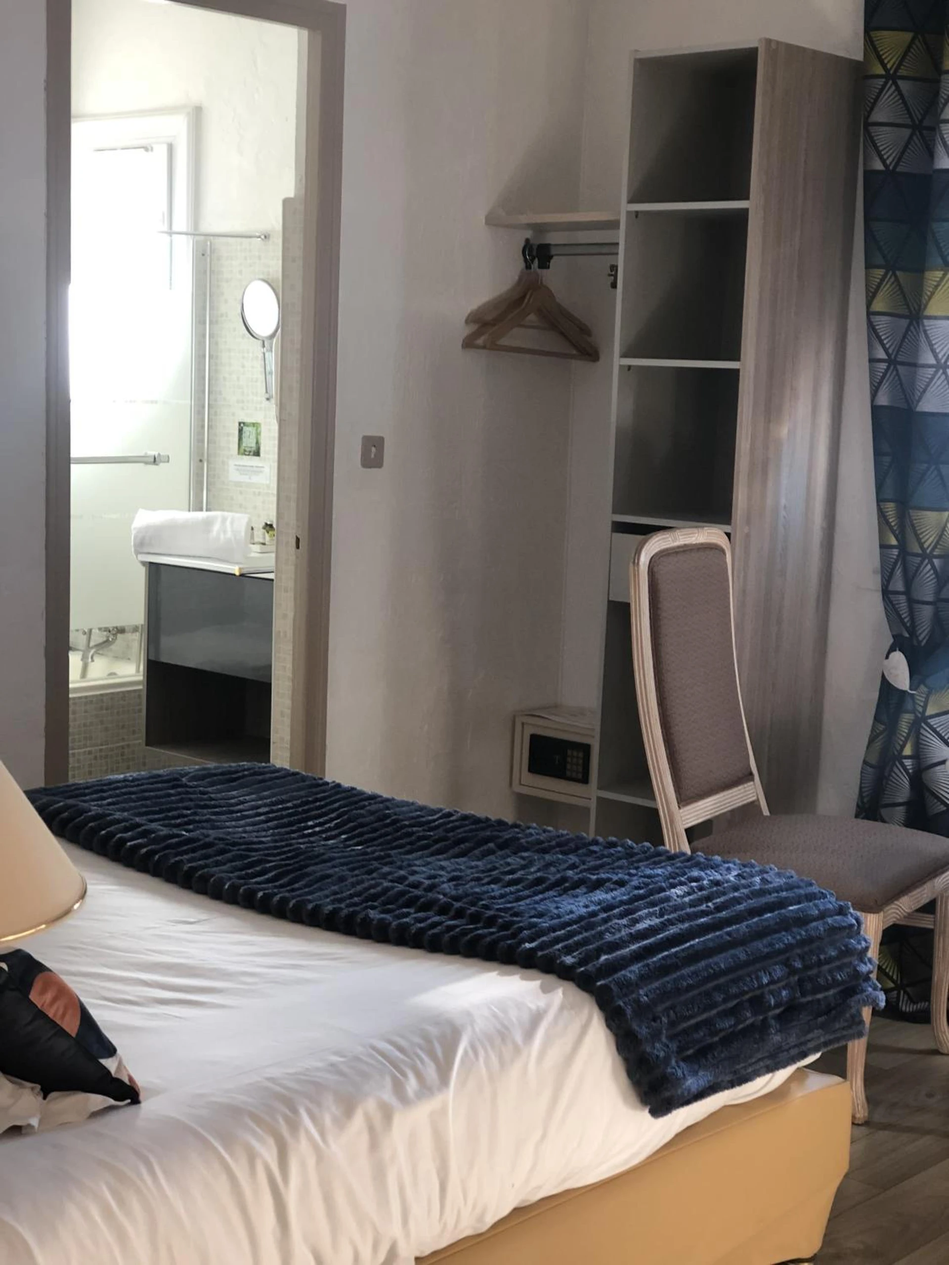 Magnifique chambre pour un séminaire d'entreprise à Logis Hôtels La Bastide des Golfs - Mouans-Sartoux