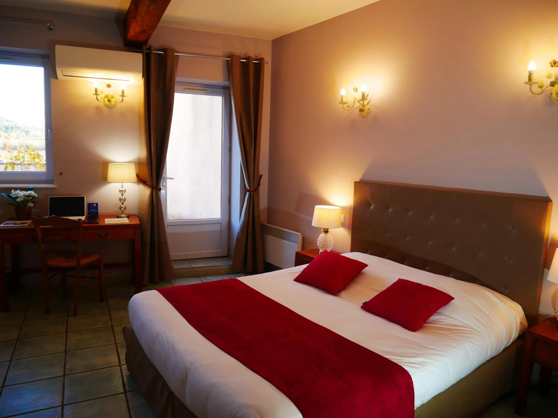 Magnifique chambre pour un séminaire d'entreprise à Hôtel La Bastide des Monges - Nyons