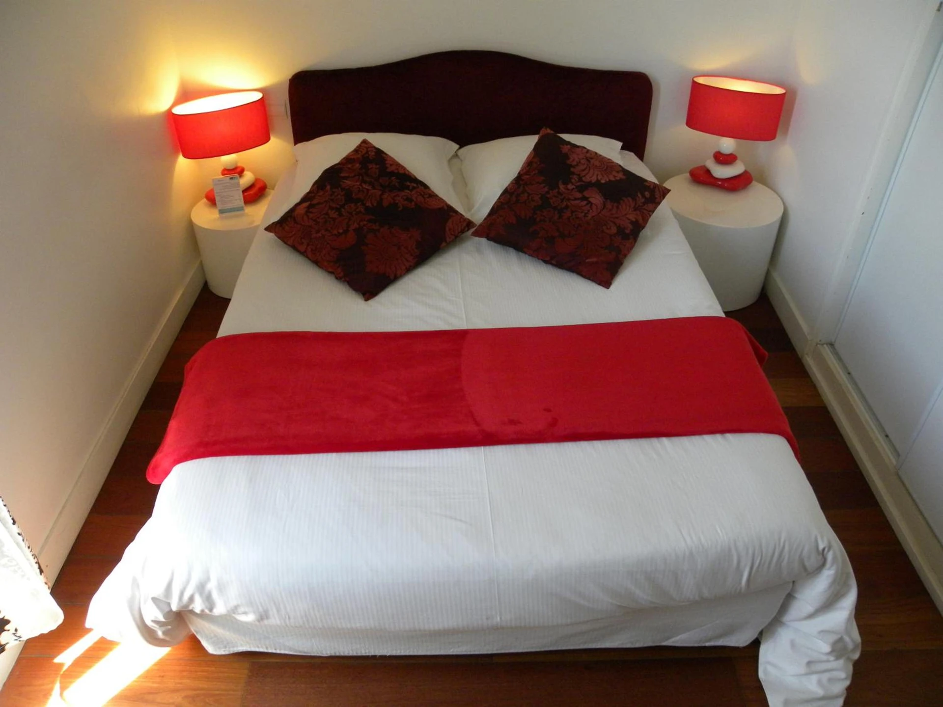 Magnifique chambre pour un séminaire d'entreprise à Hotel La Bastie d'Urfé - Naussac