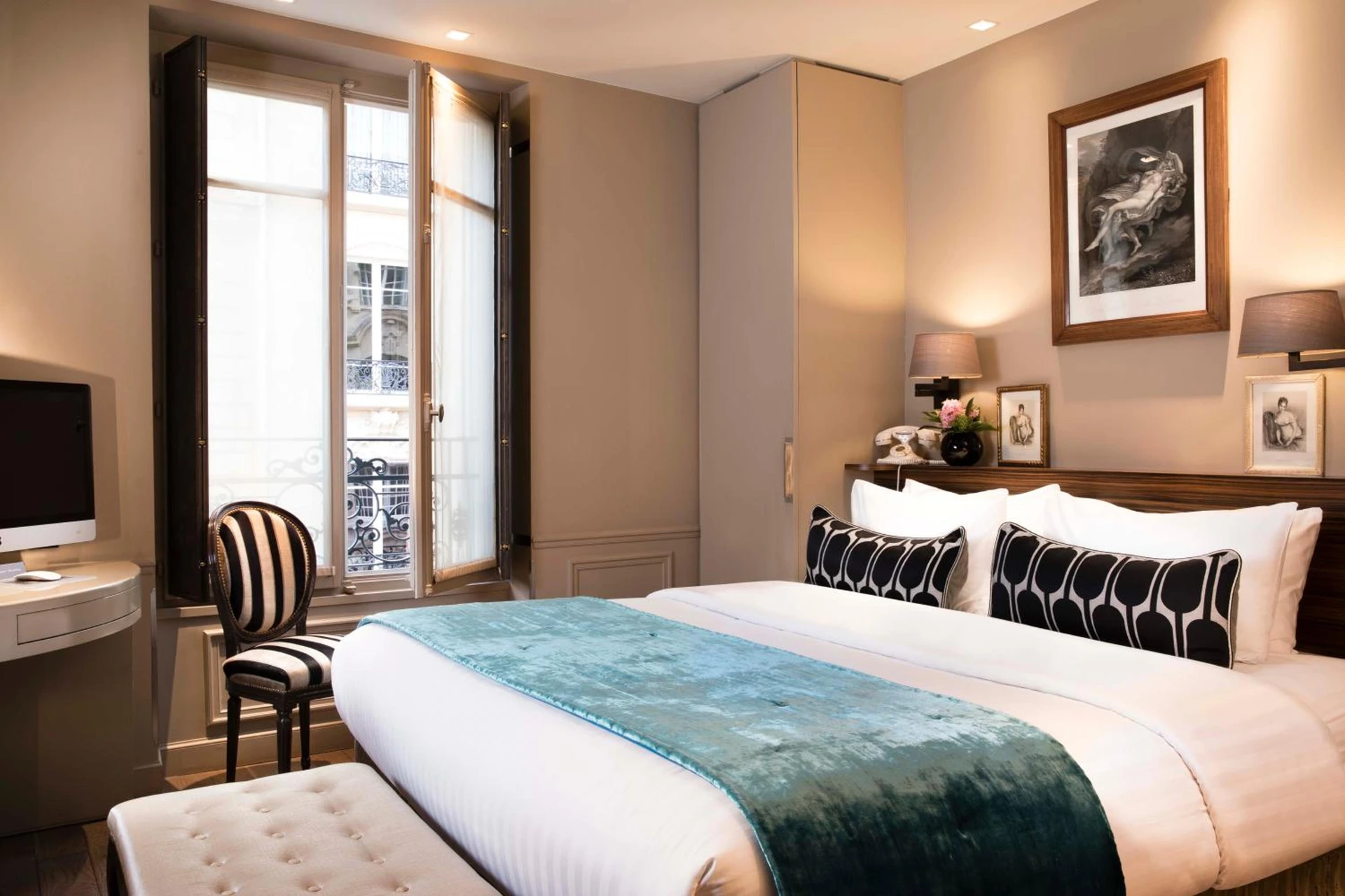 Chambre à Hotel & Spa La Belle Juliette - Organiser un séminaire d'entreprise à Paris