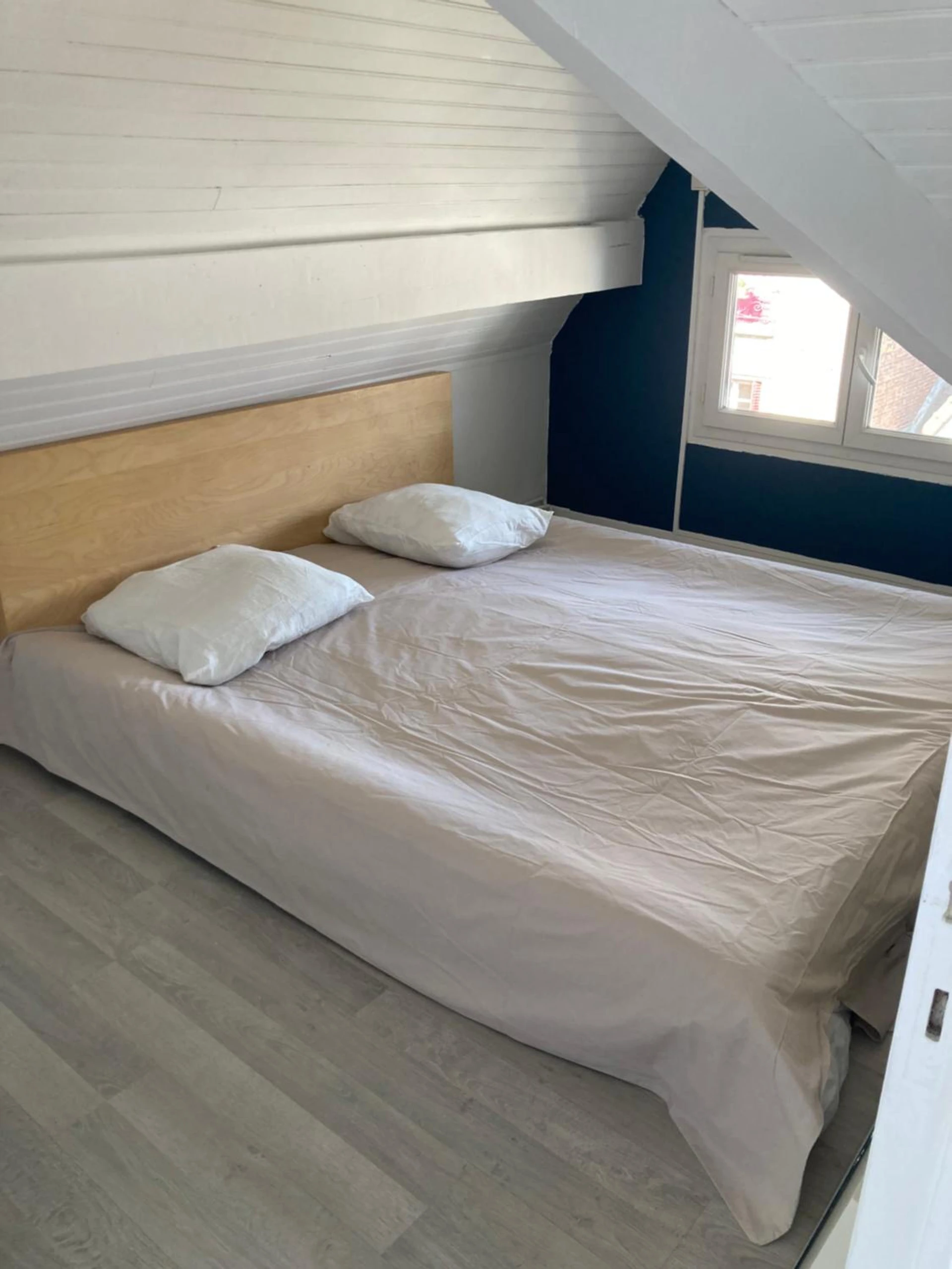 Magnifique chambre pour un séminaire d'entreprise à Belle maison avec grande terasse à 10 minutes en train de Paris centre et 6 min à pied de la gare et du centre ville - Colombes