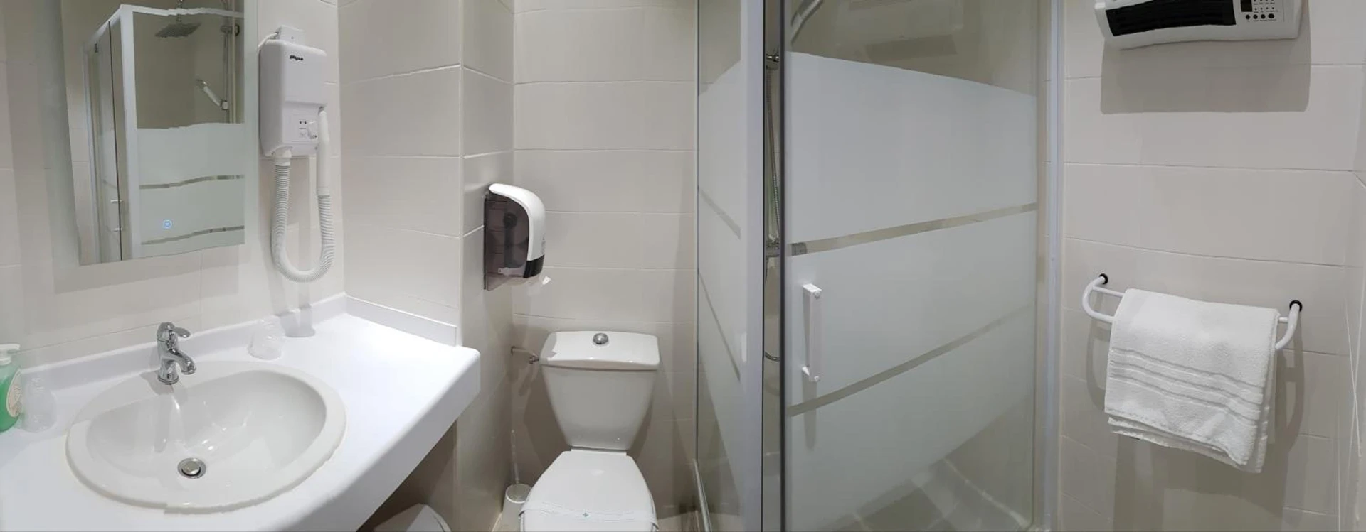 Chambre disponible pour un séminaire d'entreprise à Hôtel La Bérangère - Pérouges