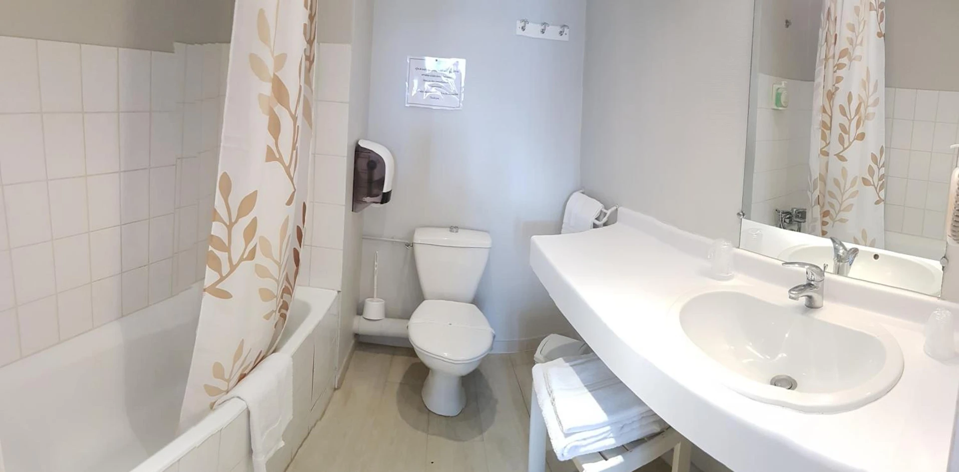 Chambre disponible pour un séminaire d'entreprise à Hôtel La Bérangère - Pérouges