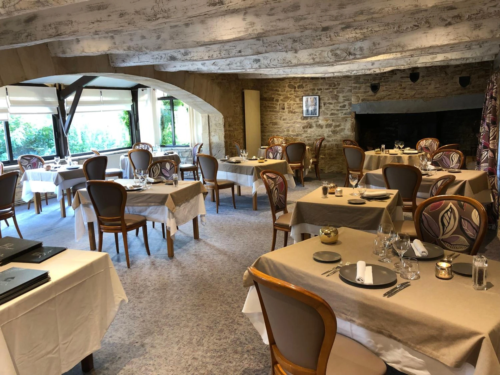Organiser un séminaire d'entreprise : Logis Hotel La Bergerie Hôtel 3 étoiles Restaurant savoureux à saint-pierre-lafeuille