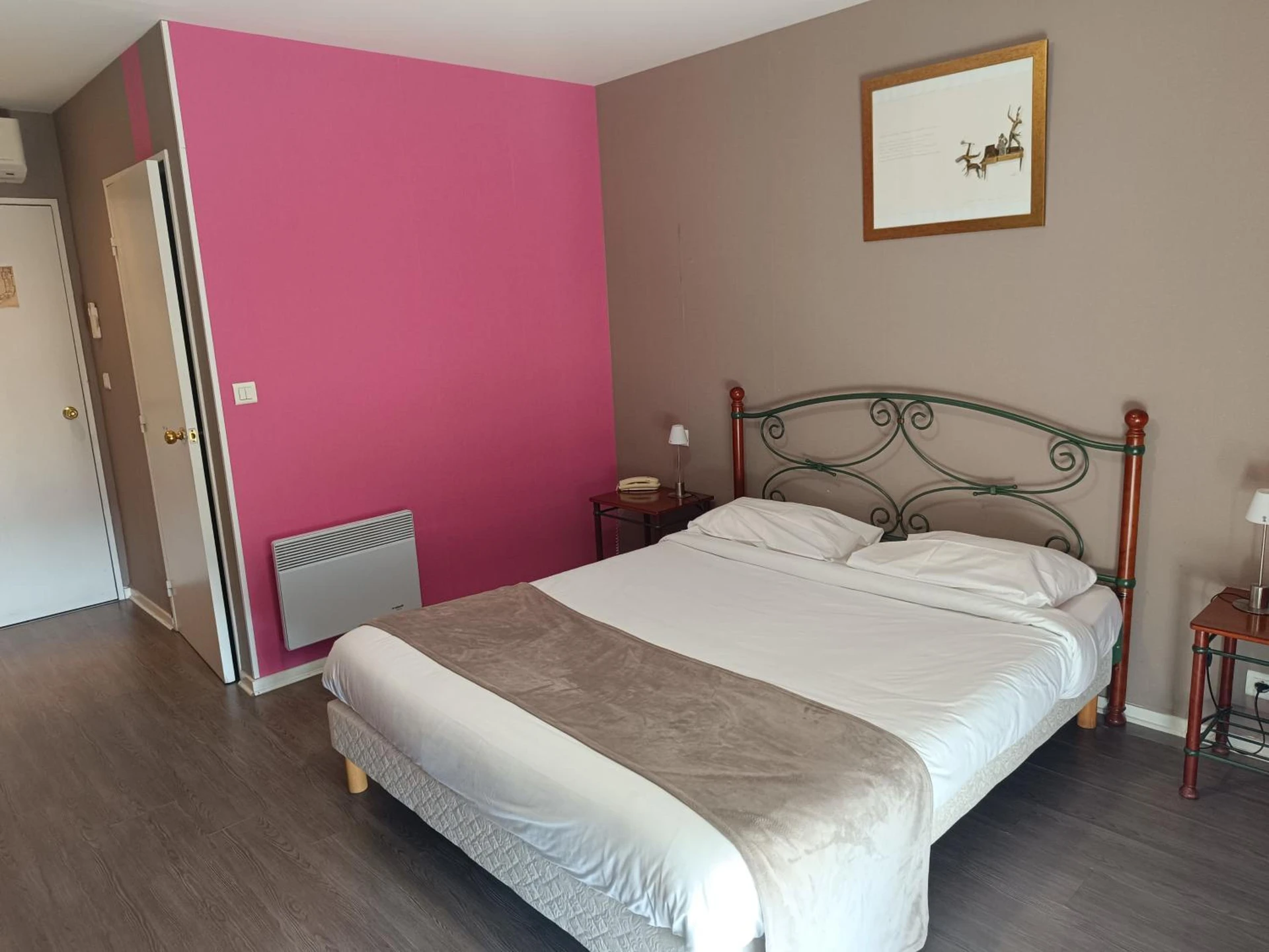Chambre disponible pour un séminaire d'entreprise à Logis Hotel La Bergerie Hôtel 3 étoiles Restaurant savoureux - Saint-Pierre-Lafeuille