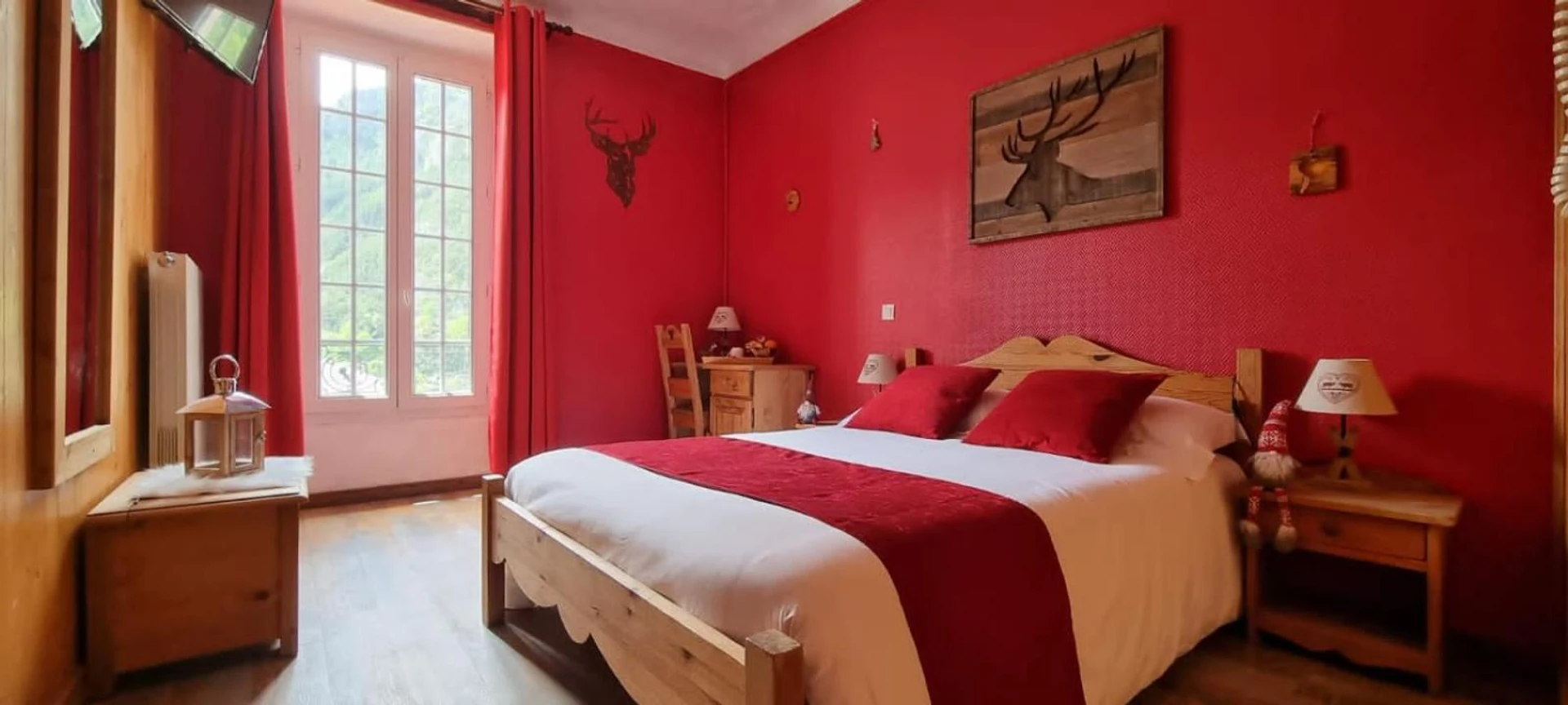Chambre disponible pour un séminaire d'entreprise à La Bonne Auberge - Saint-Martin-Vésubie