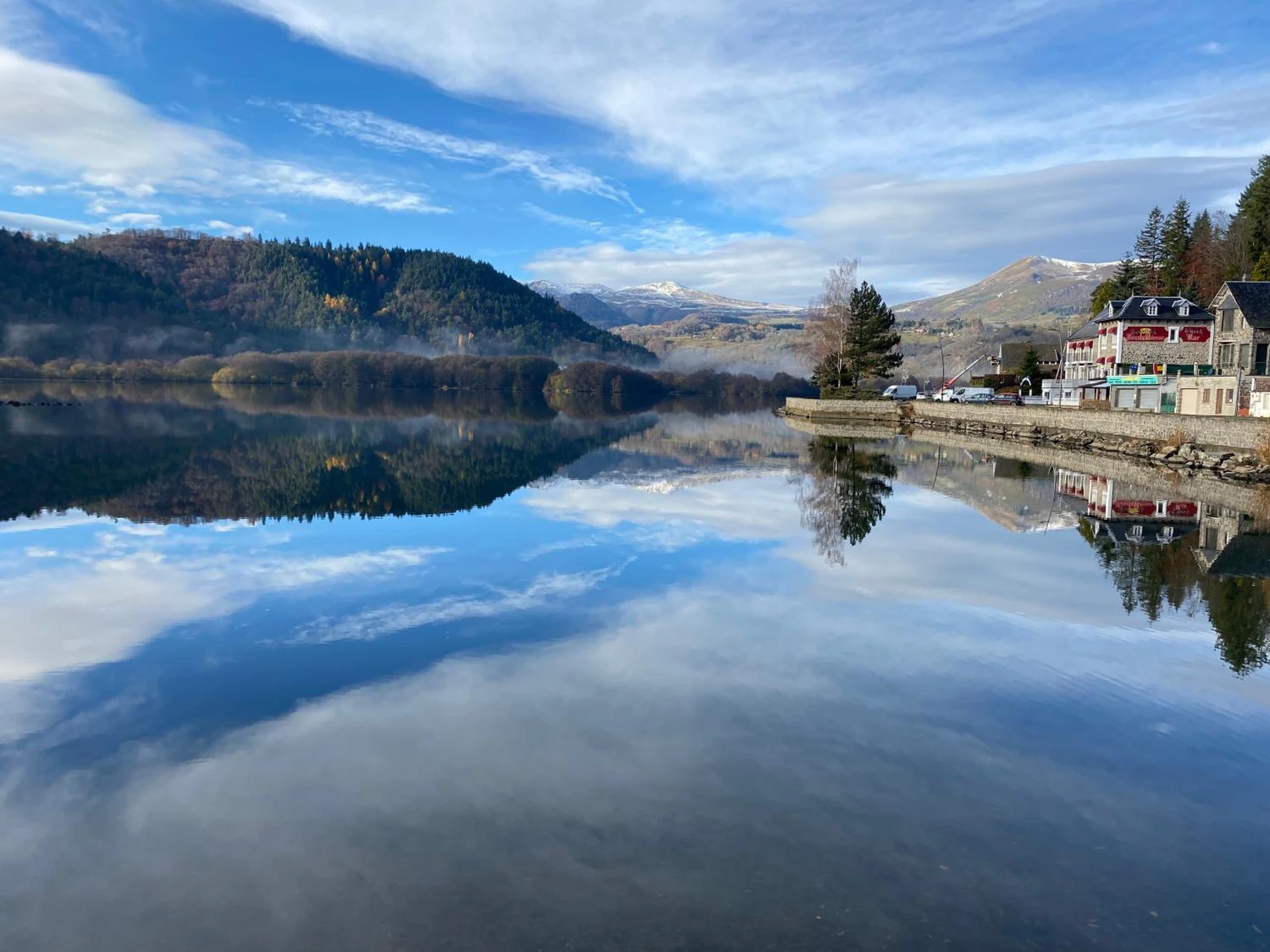 Organiser un séminaire d'entreprise : Hôtel La bonne hôtesse à chambon-sur-lac