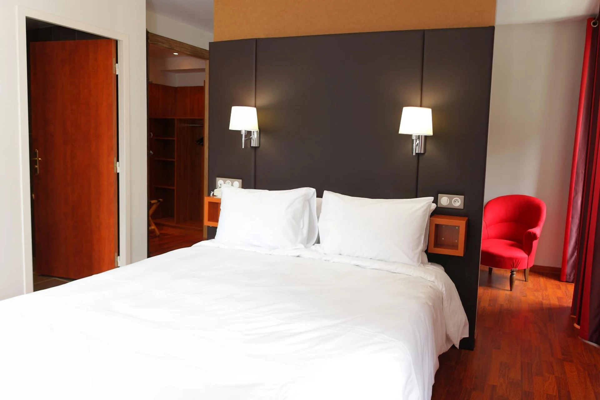Chambre disponible pour un séminaire d'entreprise à Logis Hôtel La Brèche de Roland - Gèdre