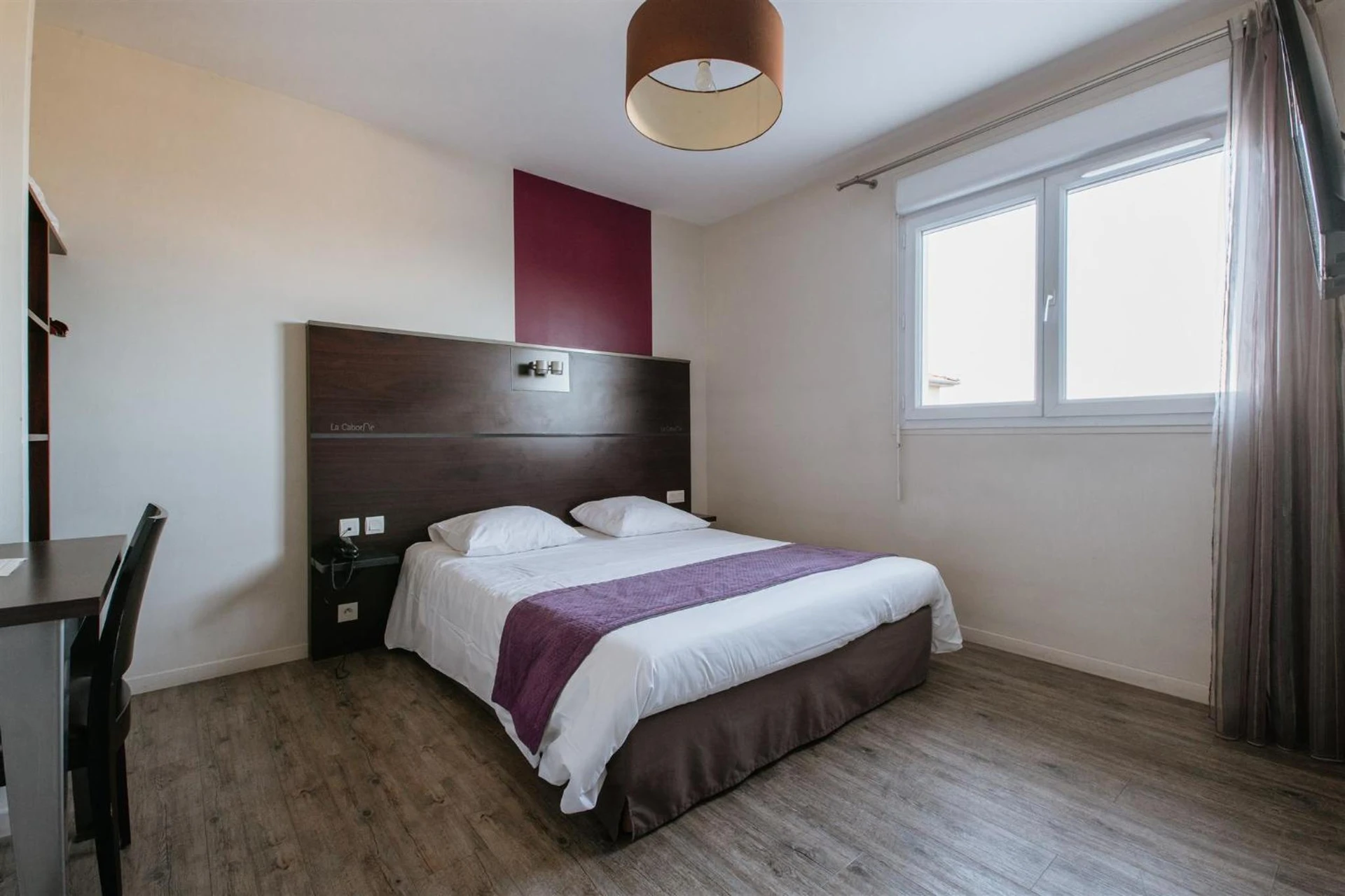 Magnifique chambre pour un séminaire d'entreprise à Hotel-Restaurant La Caborne - Limonest