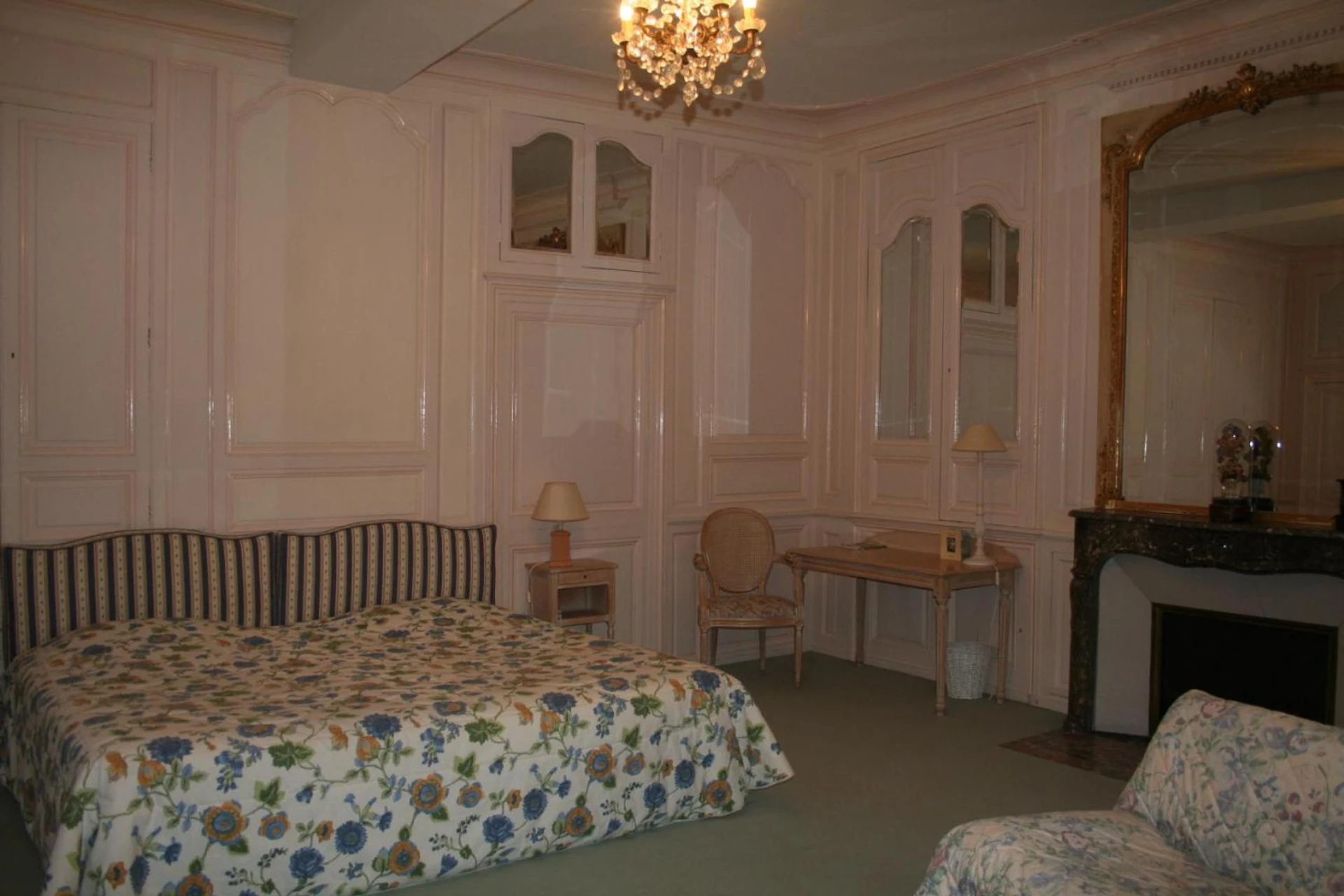 Magnifique chambre pour un séminaire d'entreprise à La Chaîne D'or - Les Andelys