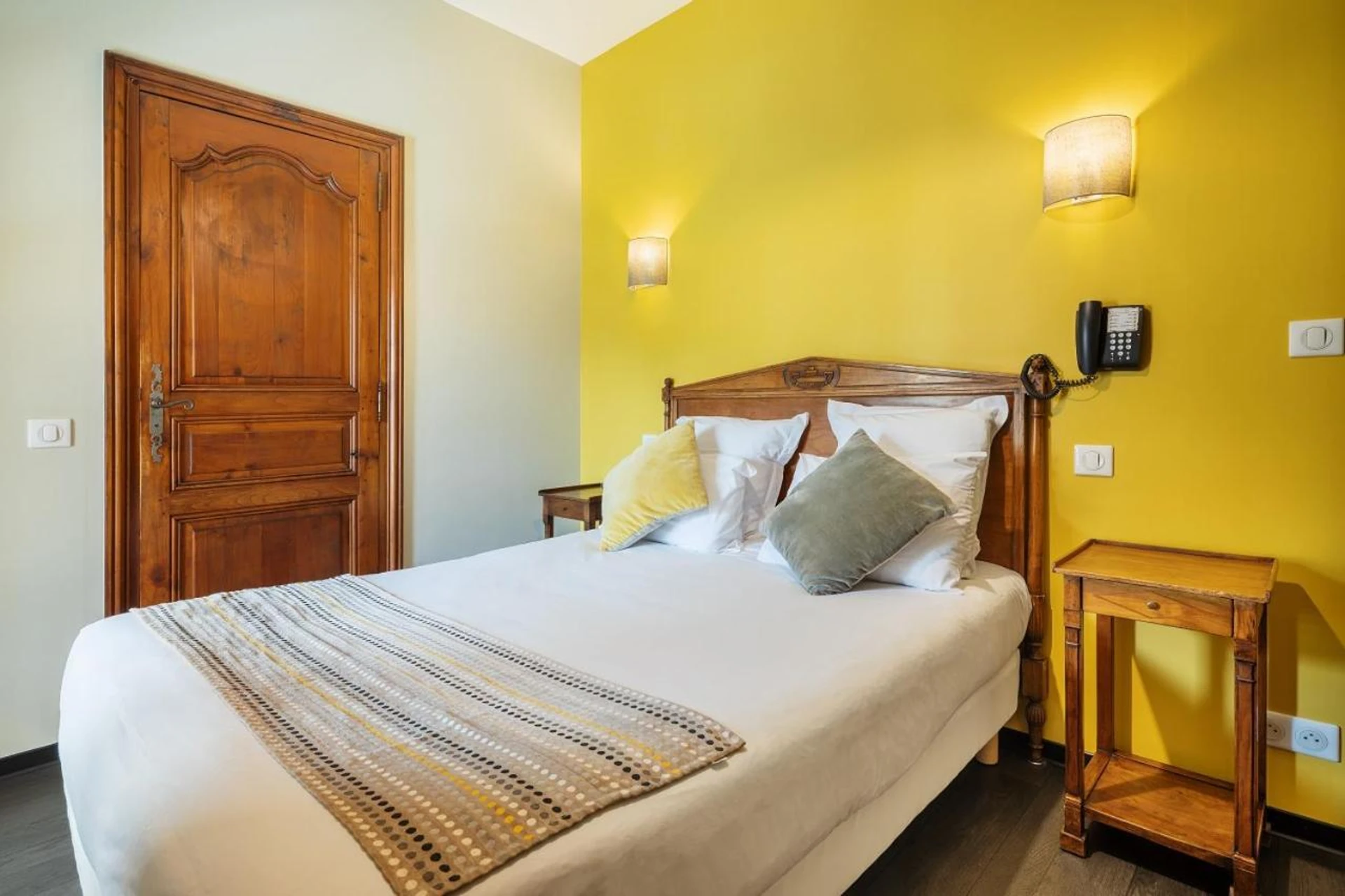 Chambre disponible pour un séminaire d'entreprise à Hôtel La Couleuvrine Sarlat Centre Ville - Sarlat-la-Canéda