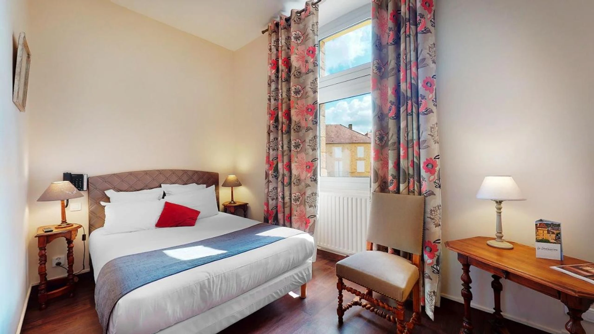 Chambre disponible pour un séminaire d'entreprise à Hôtel La Couleuvrine Sarlat Centre Ville - Sarlat-la-Canéda