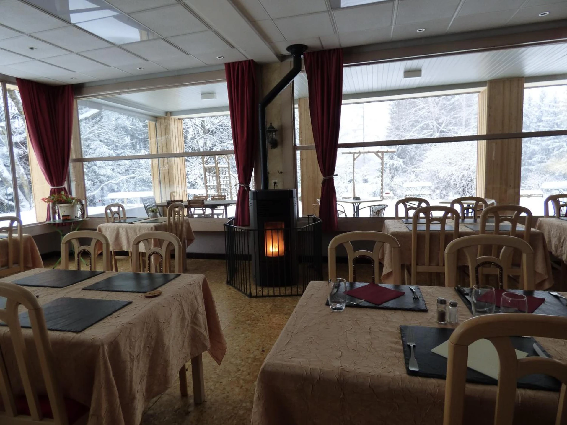 Organiser un séminaire d'entreprise : Logis Hôtels La Crémaillère à saint-bonnet-en-champsaur