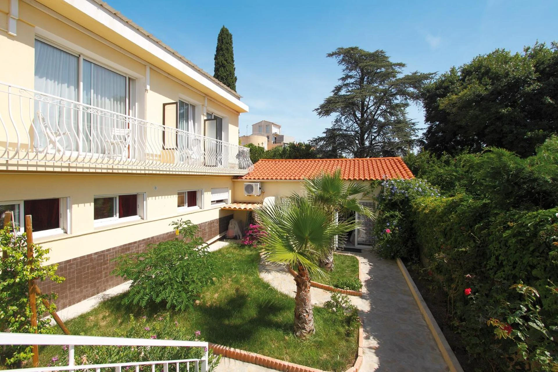 Organiser un séminaire d'entreprise : Hôtel La Croix de Malte à la-ciotat
