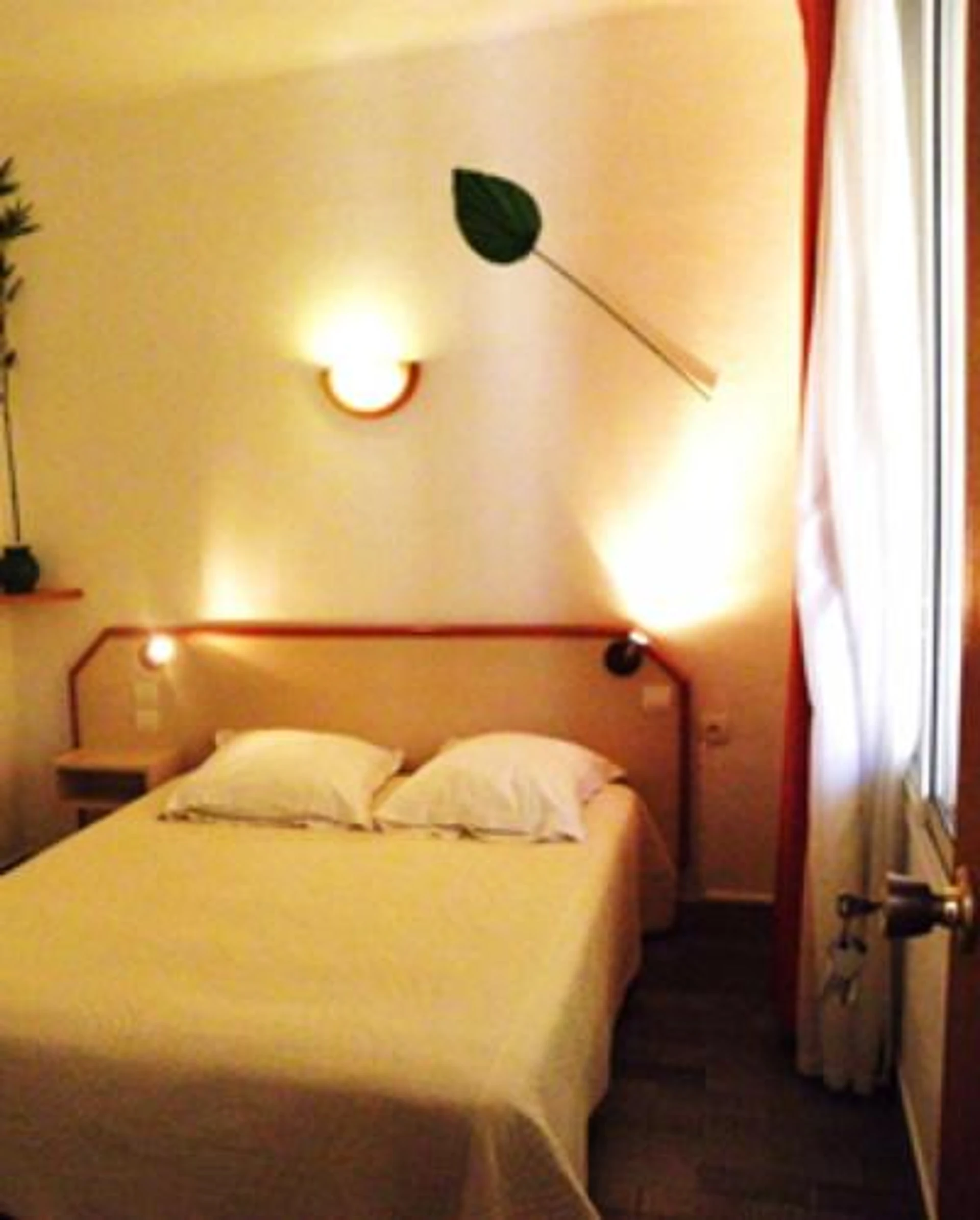 Chambre disponible pour un séminaire d'entreprise à Hôtel La Croix de Malte - La Ciotat