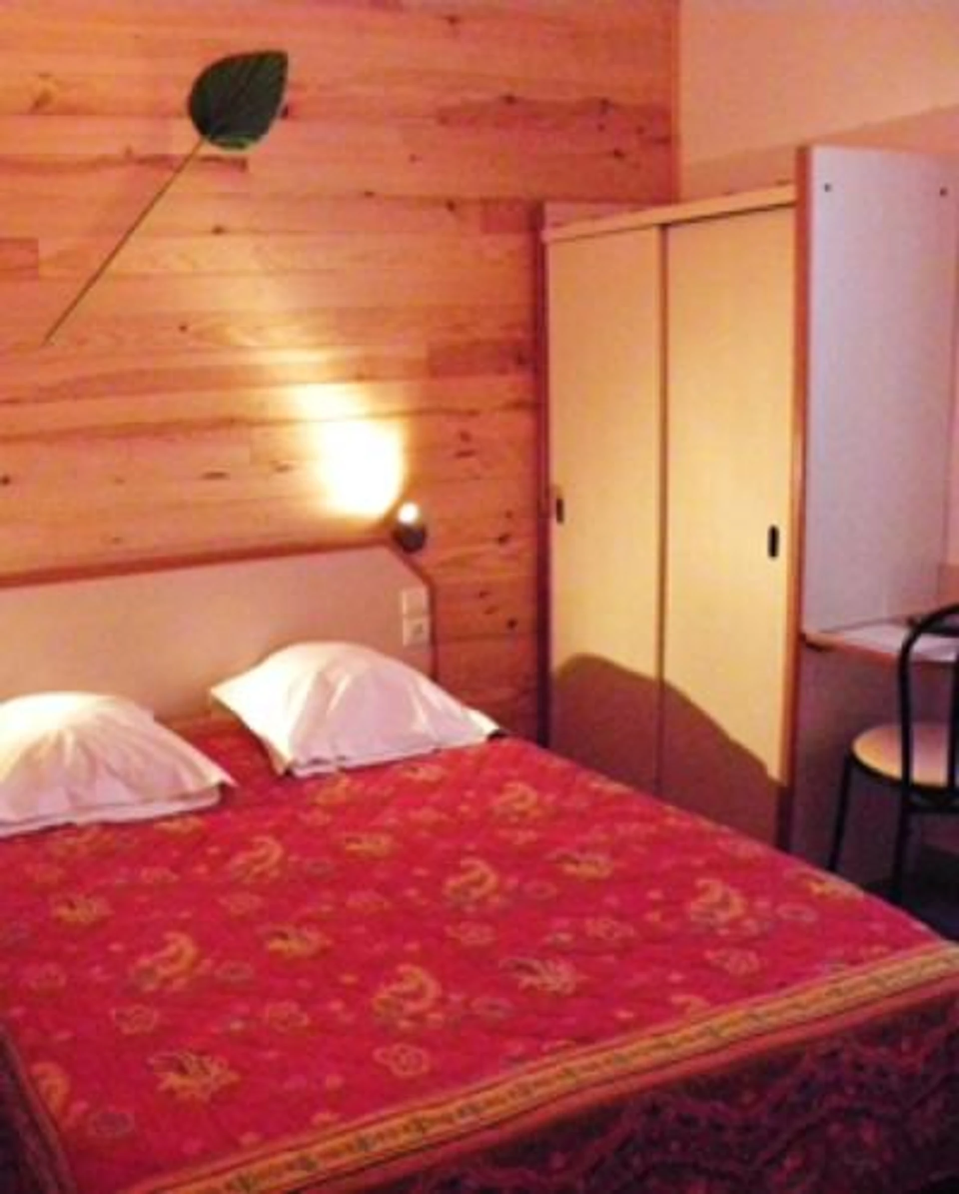 Chambre disponible pour un séminaire d'entreprise à Hôtel La Croix de Malte - La Ciotat