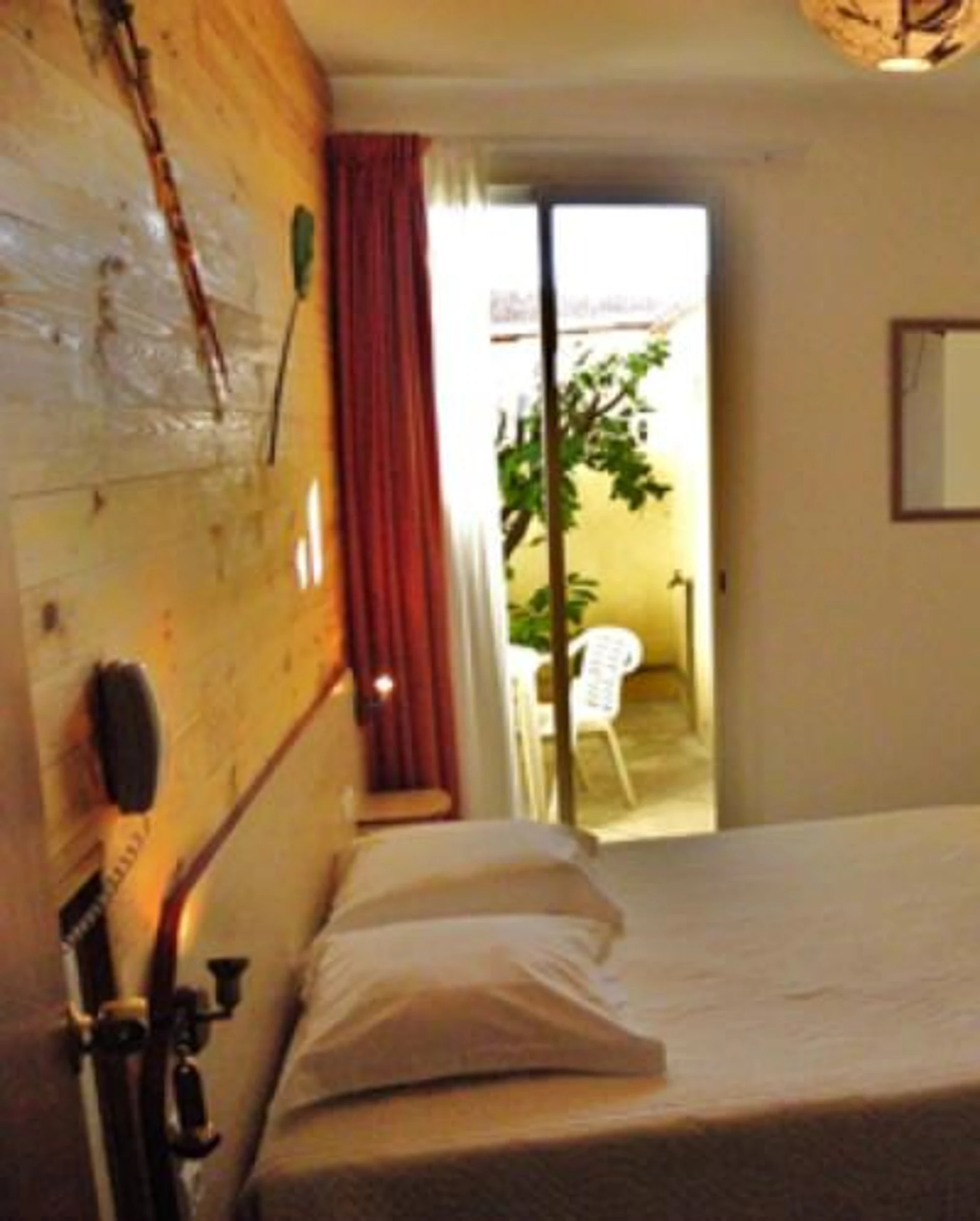 Chambre disponible pour un séminaire d'entreprise à Hôtel La Croix de Malte - La Ciotat