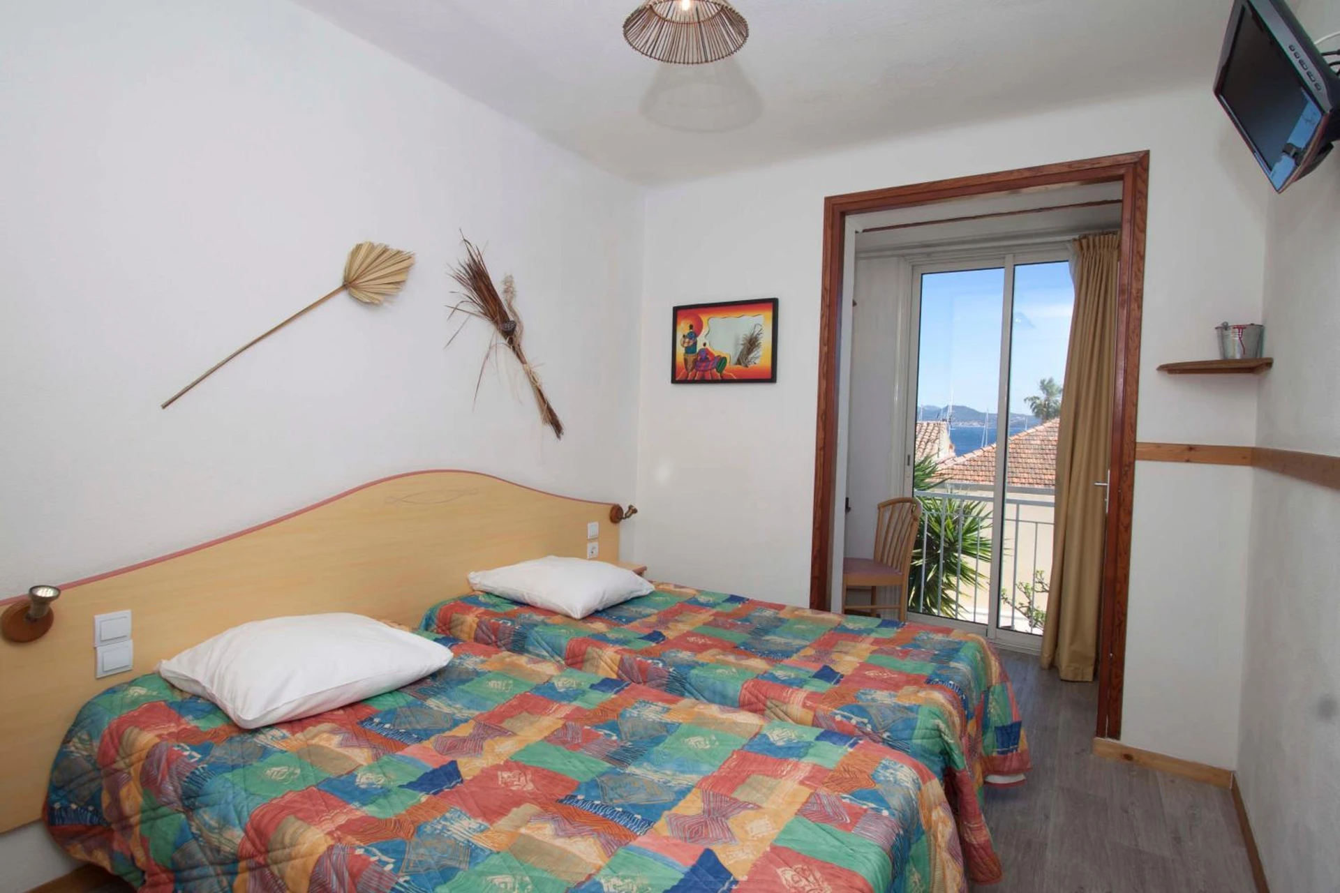 Magnifique chambre pour un séminaire d'entreprise à Hôtel La Croix de Malte - La Ciotat