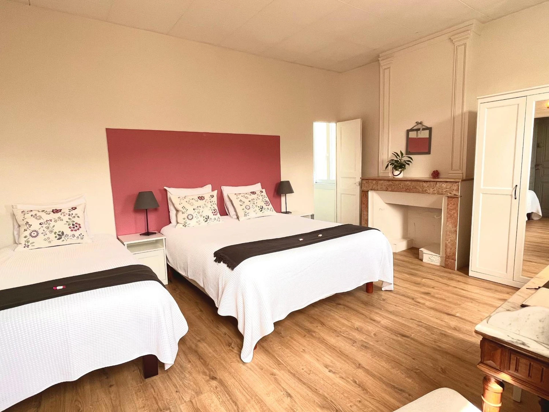 Chambre disponible pour un séminaire d'entreprise à Hôtel Restaurant La Désirade - Saint-Désirat