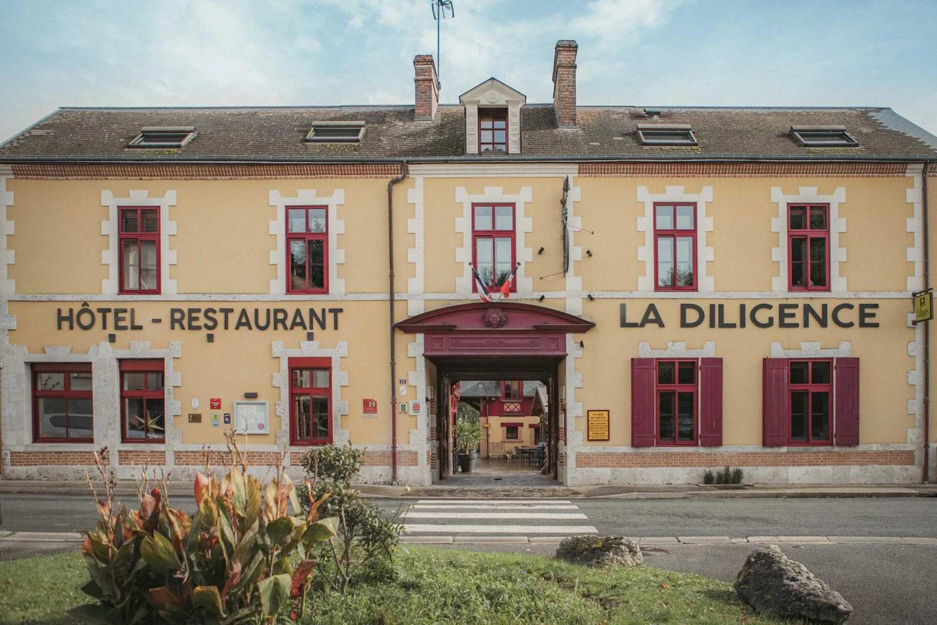 Organiser un séminaire d'entreprise : Logis Hotel La Diligence à la-ferte-saint-cyr