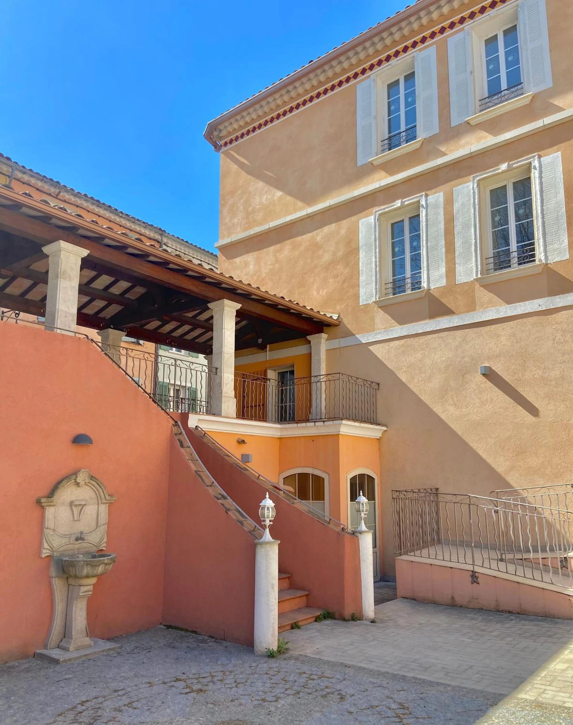 Organiser un séminaire d'entreprise : Hôtel La Falaise à cotignac