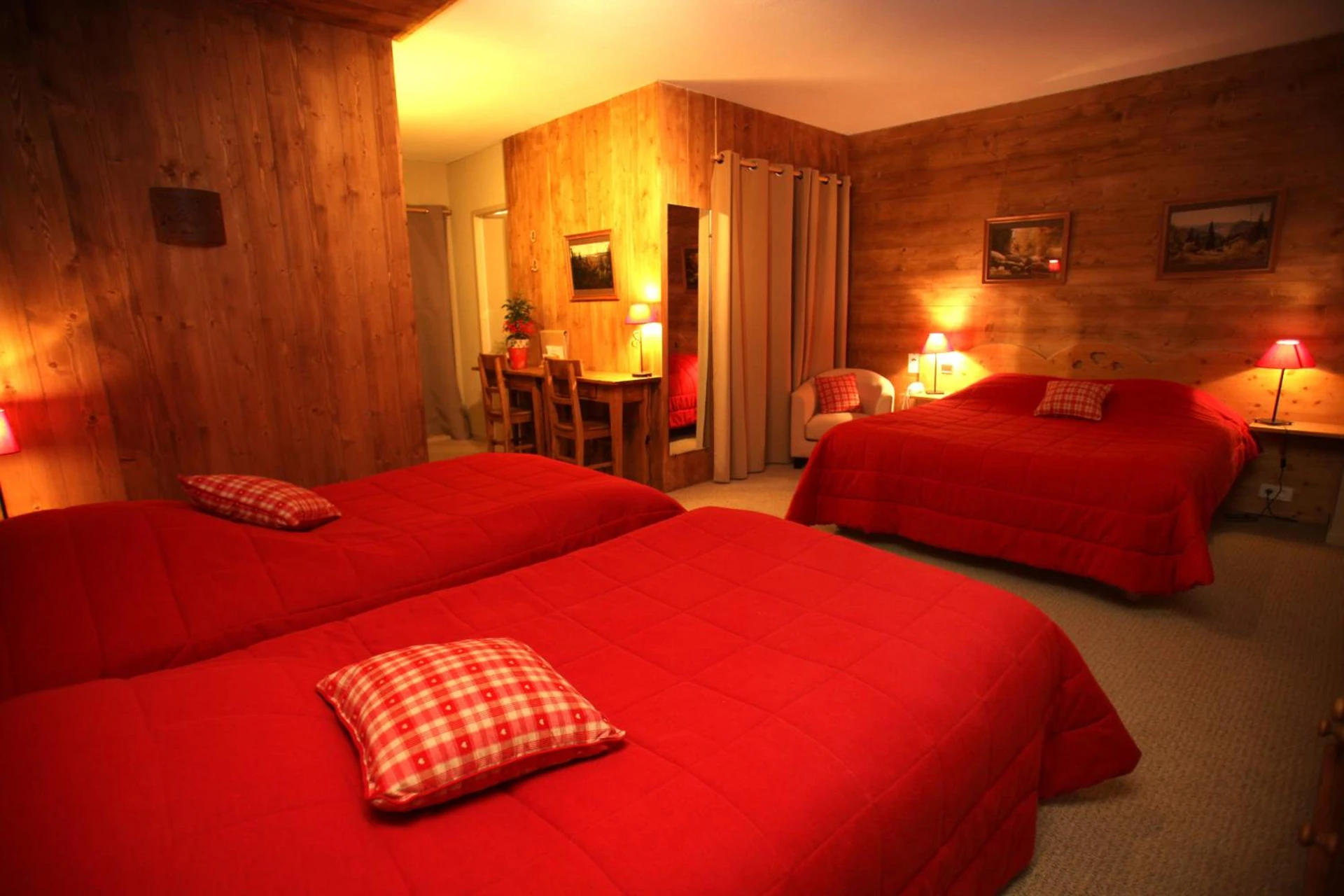 Chambre disponible pour un séminaire d'entreprise à Hôtel Restaurant La Ferme du Père François - Les Rousses