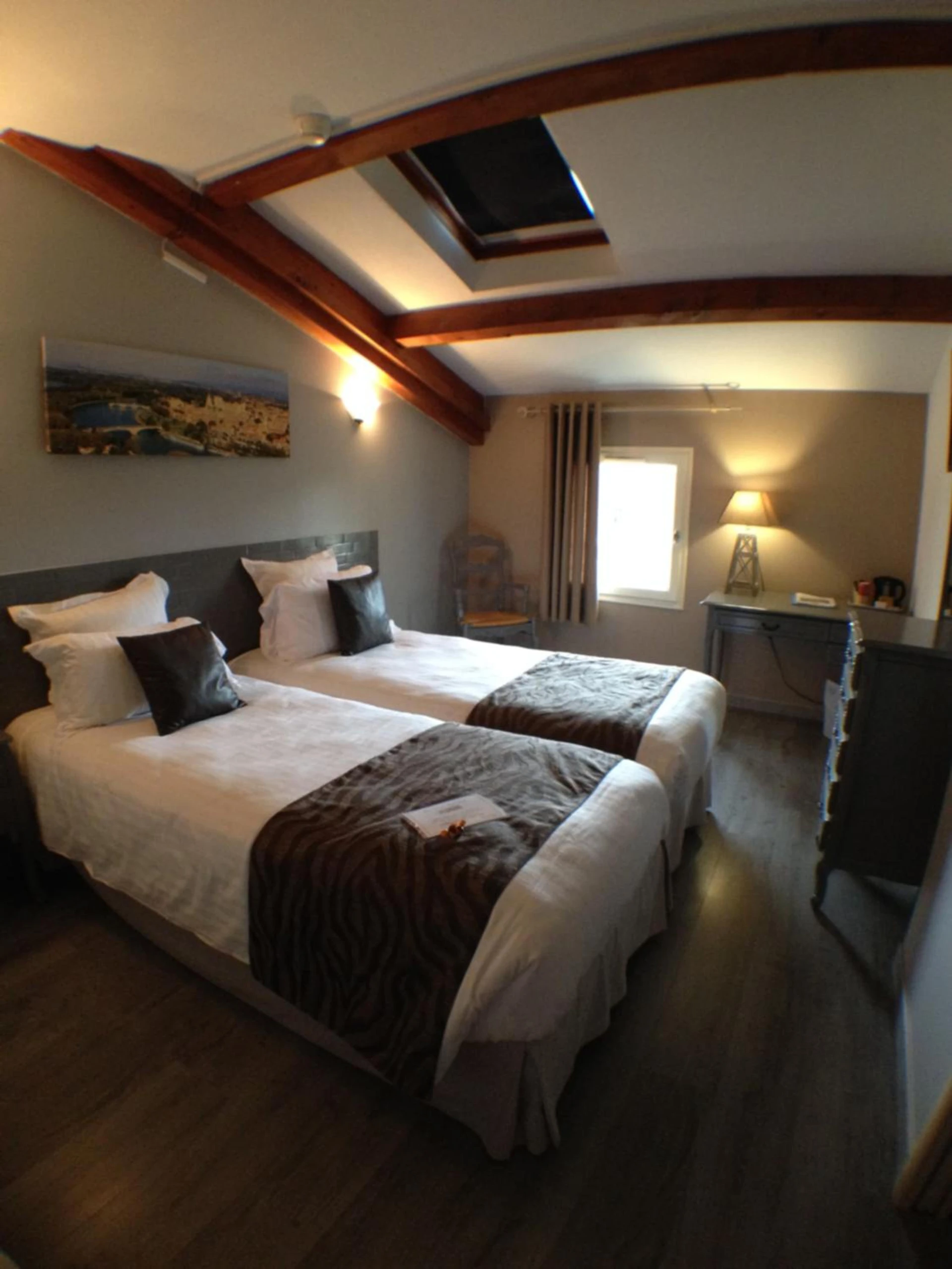 Lieu convivial pour un séminaire d'entreprise à Logis Hotel la Ferme - Avignon - En savoir plus 