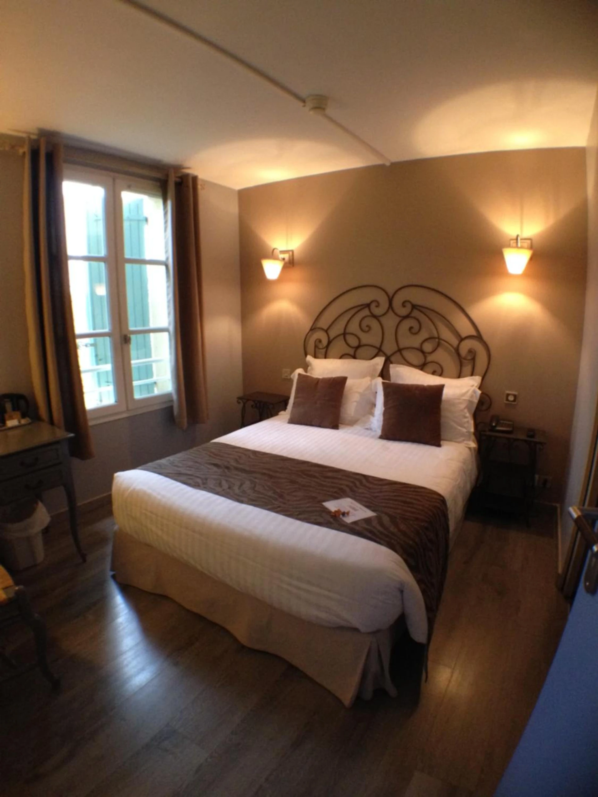 Chambre disponible pour un séminaire d'entreprise à Logis Hotel la Ferme - Avignon