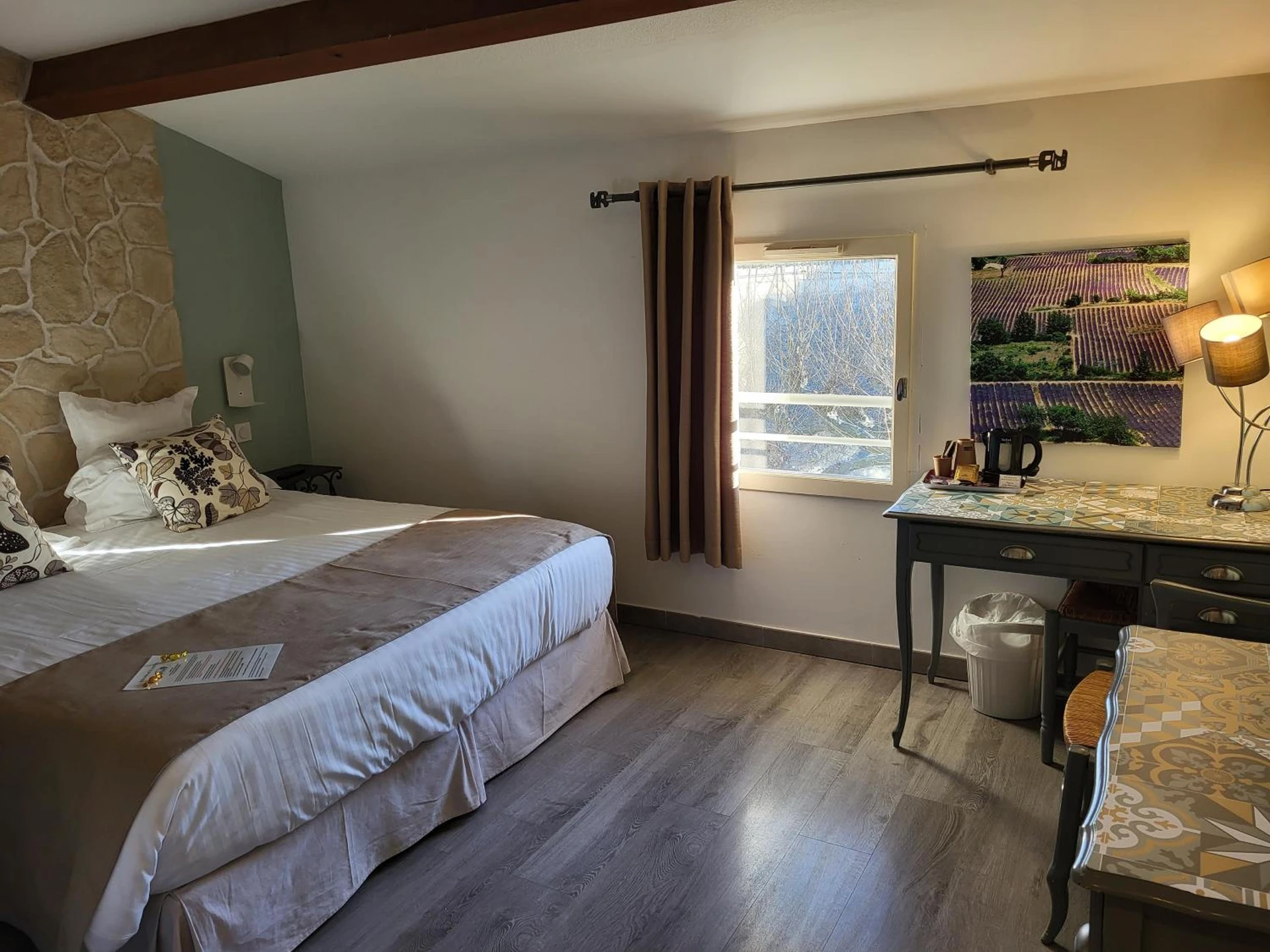 Chambre disponible pour un séminaire d'entreprise à Logis Hotel la Ferme - Avignon