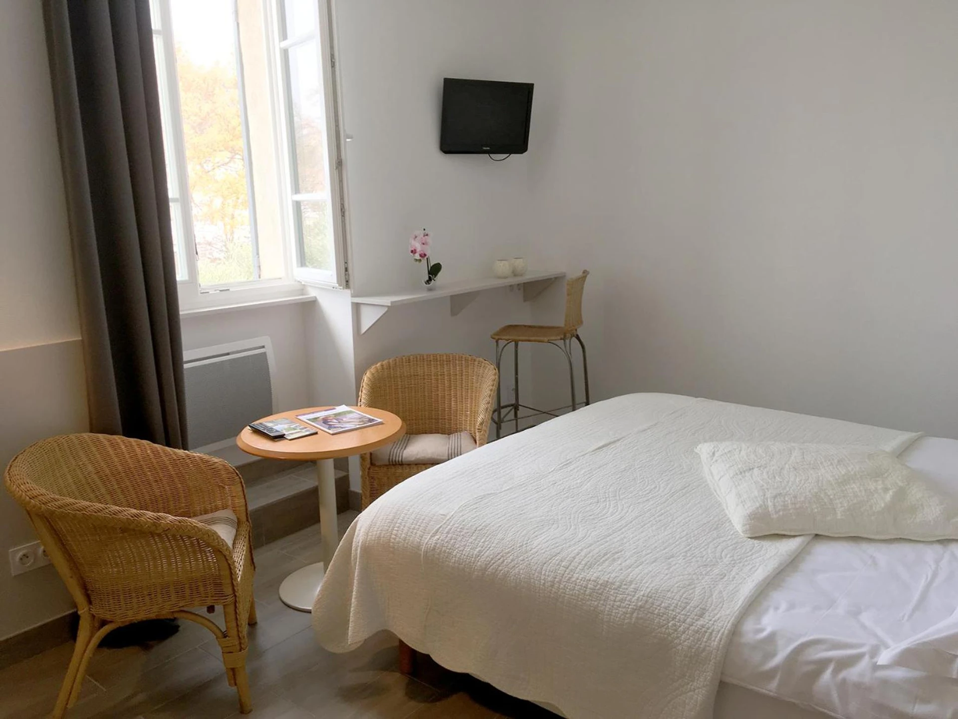 Chambre disponible pour un séminaire d'entreprise à La Garance - Bédoin