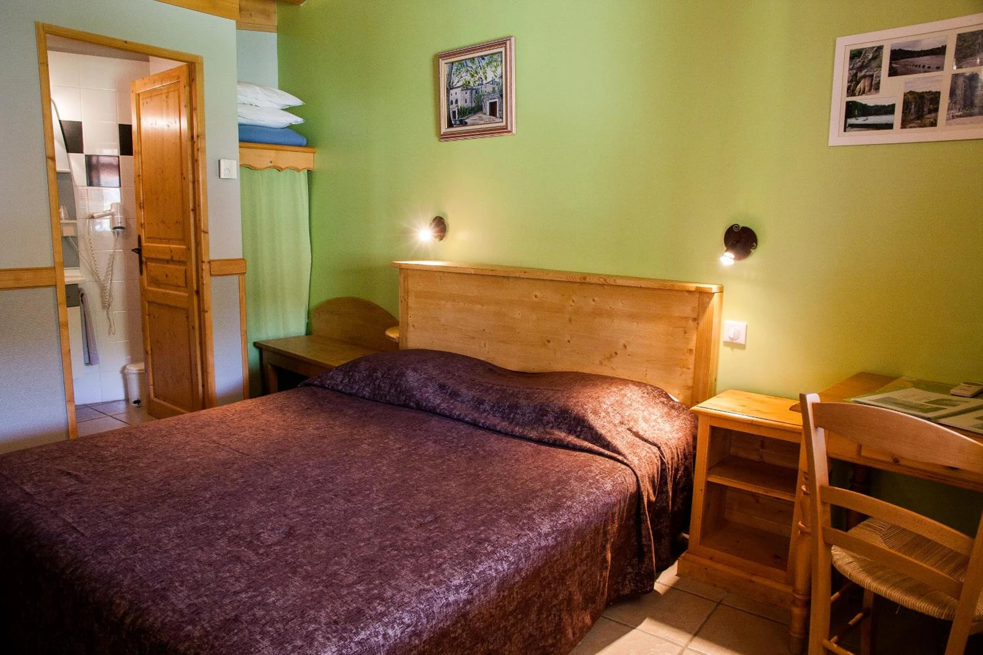 Chambre disponible pour un séminaire d'entreprise à Hôtel La Garenne - Labeaume