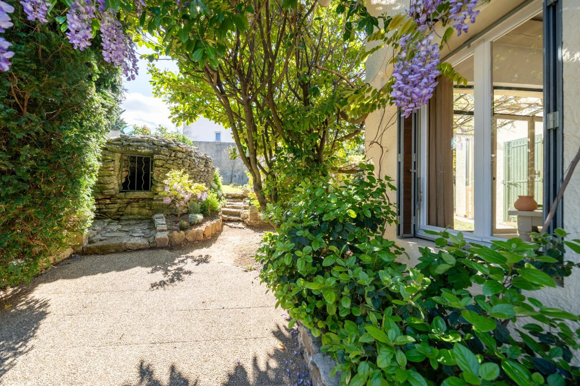 Organiser un séminaire d'entreprise : Hôtel La Garrigue & Bar Piscine à venasque