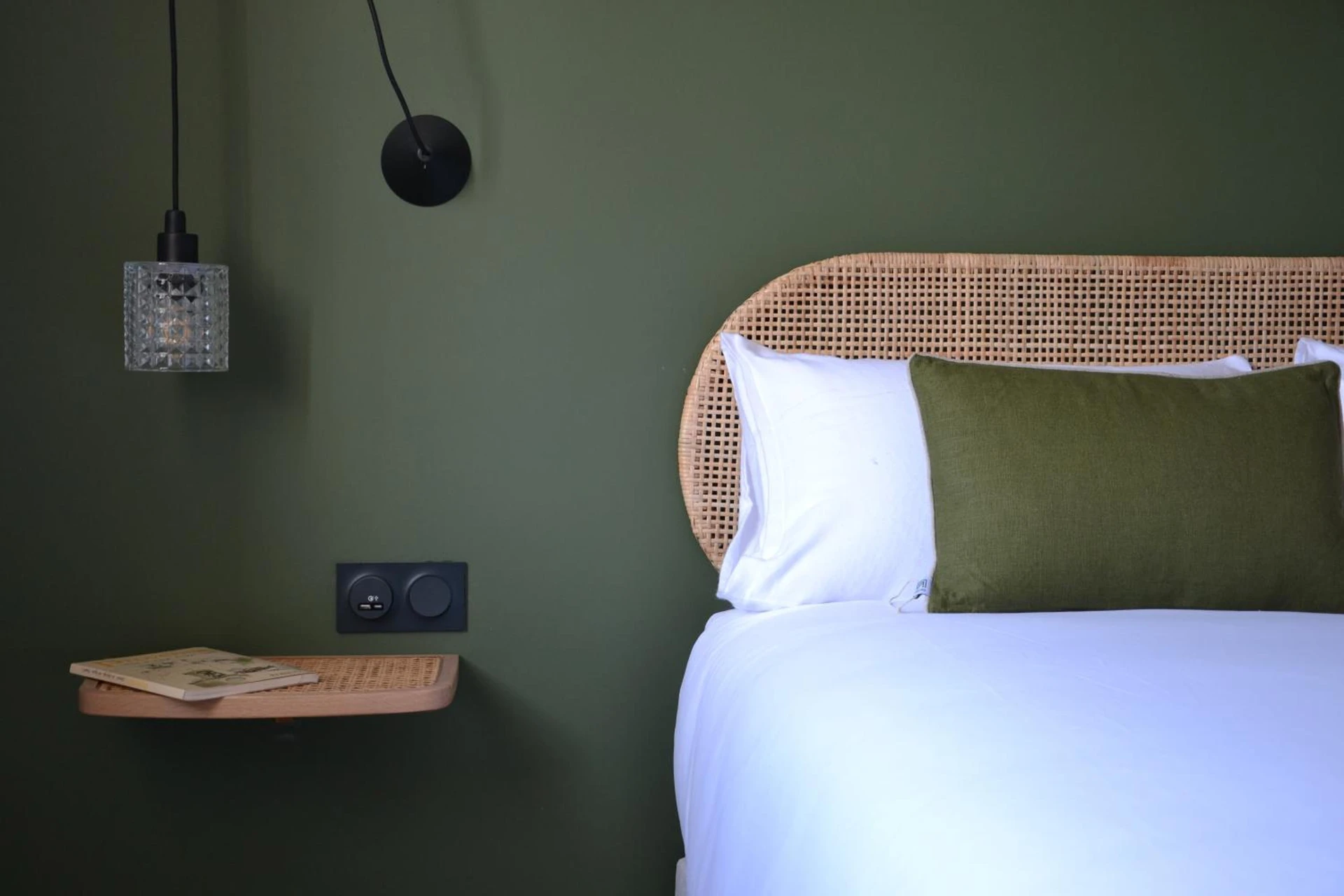 Magnifique chambre pour un séminaire d'entreprise à Hôtel La Garrigue & Bar Piscine - Venasque