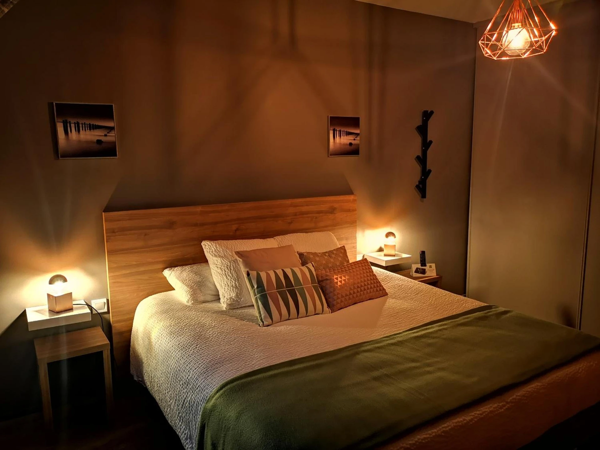 Magnifique chambre pour un séminaire d'entreprise à LOGIS-Hôtel-Restaurant La Gentilhommière - Artres
