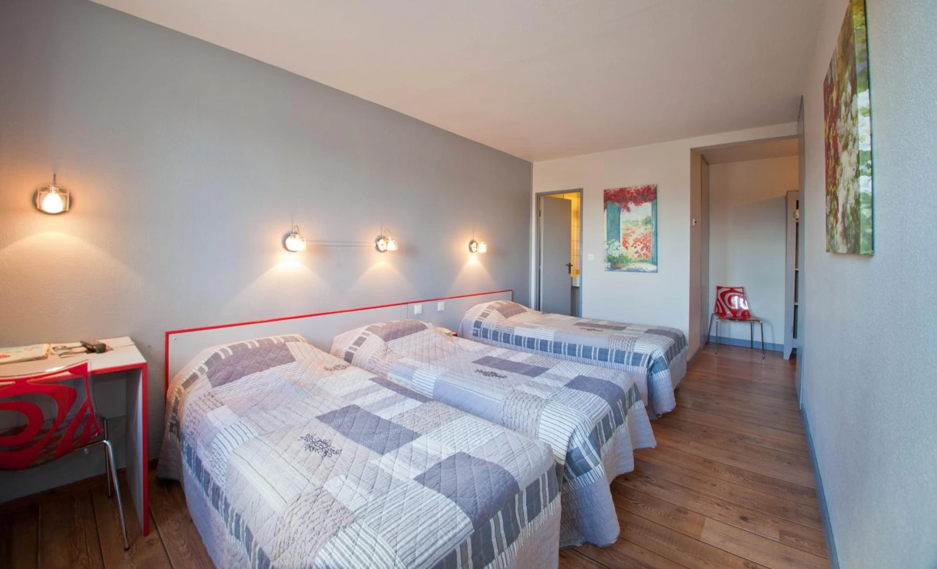 Magnifique chambre pour un séminaire d'entreprise à La Grange de Marie - Nitry
