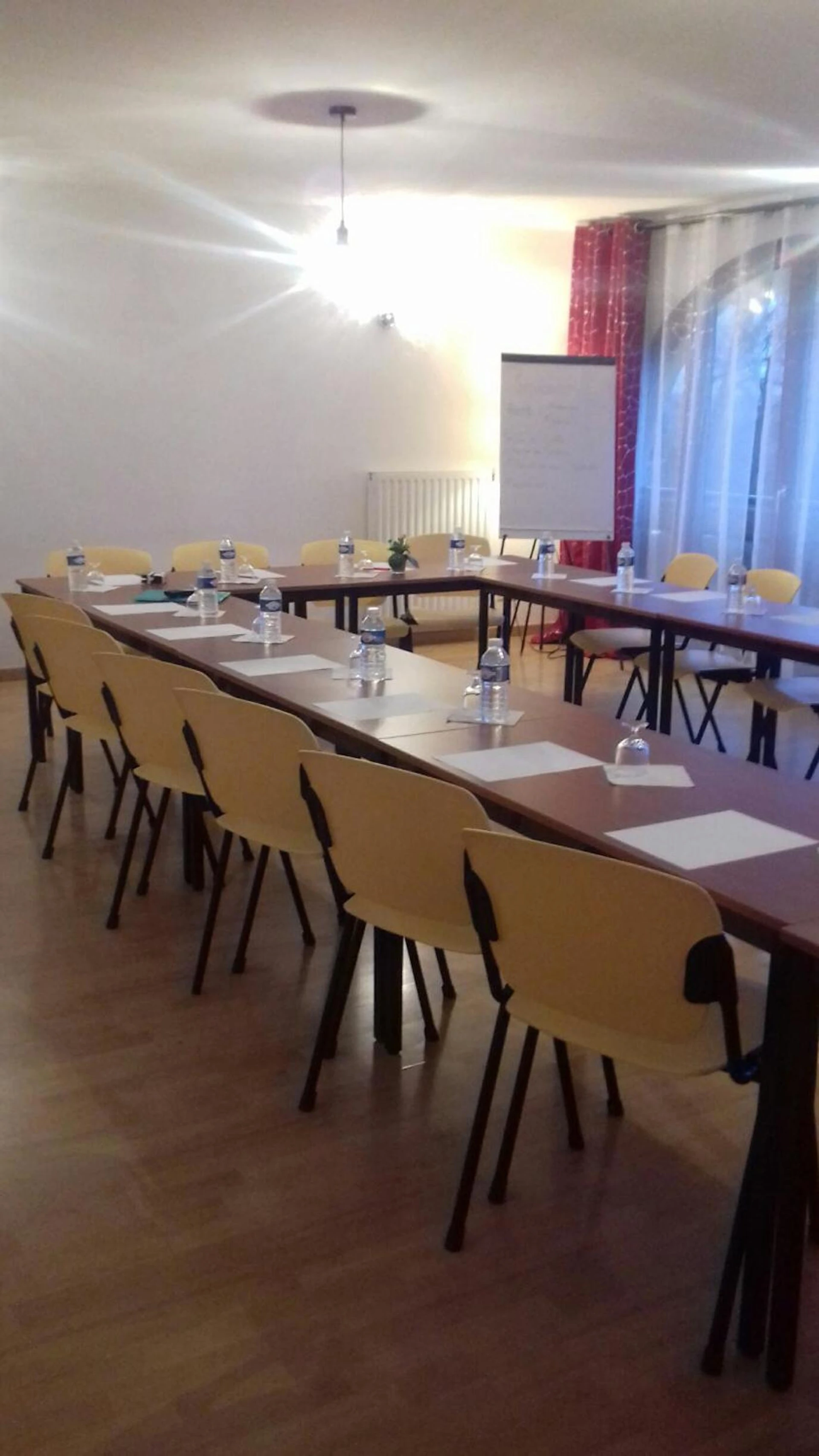 Organiser un séminaire d'entreprise : Logis Hotel- Restaurant La Haie Des Vignes Séminaires et Evènementiel à allain