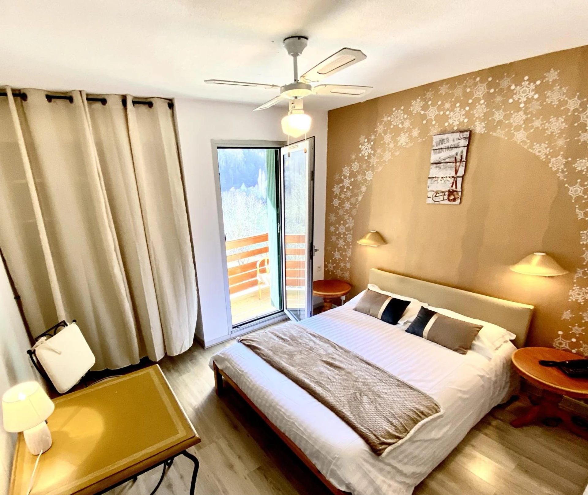 Chambre disponible pour un séminaire d'entreprise à Hotel-Restaurant La Lauzétane - Le Lauzet-Ubaye
