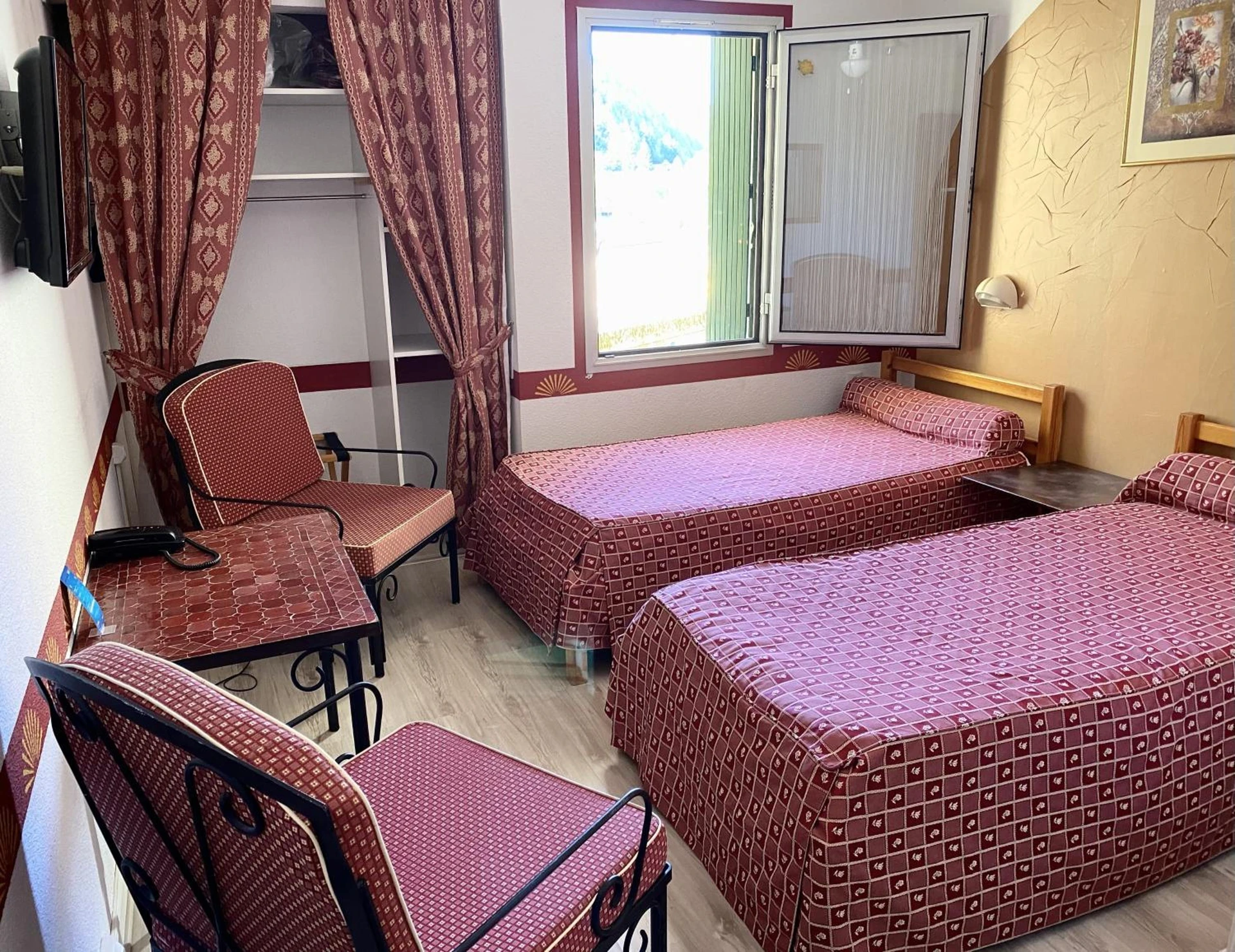 Magnifique chambre pour un séminaire d'entreprise à Hotel-Restaurant La Lauzétane - Le Lauzet-Ubaye