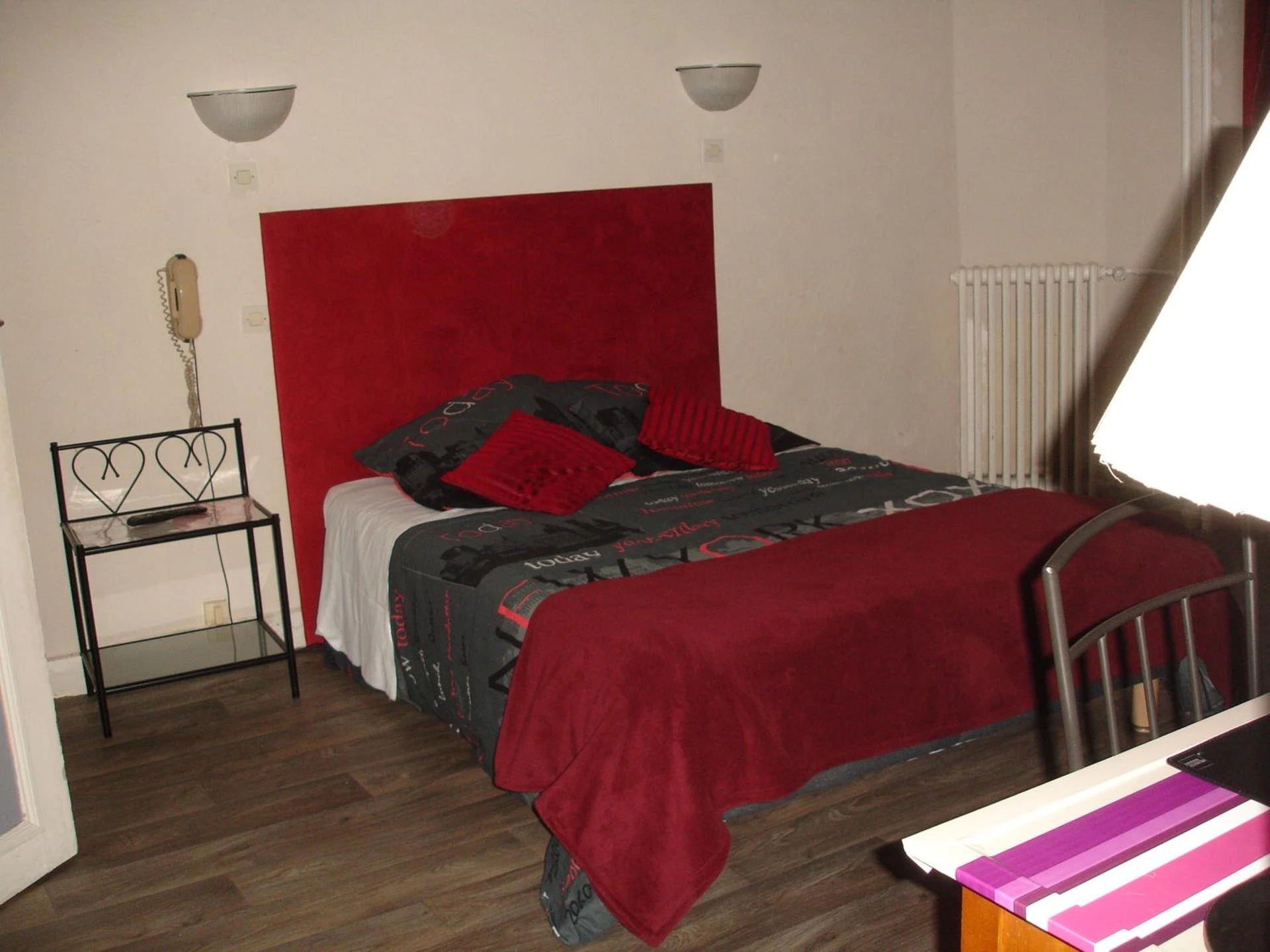 Chambre disponible pour un séminaire d'entreprise à Hôtel de La Marmotte - Niort