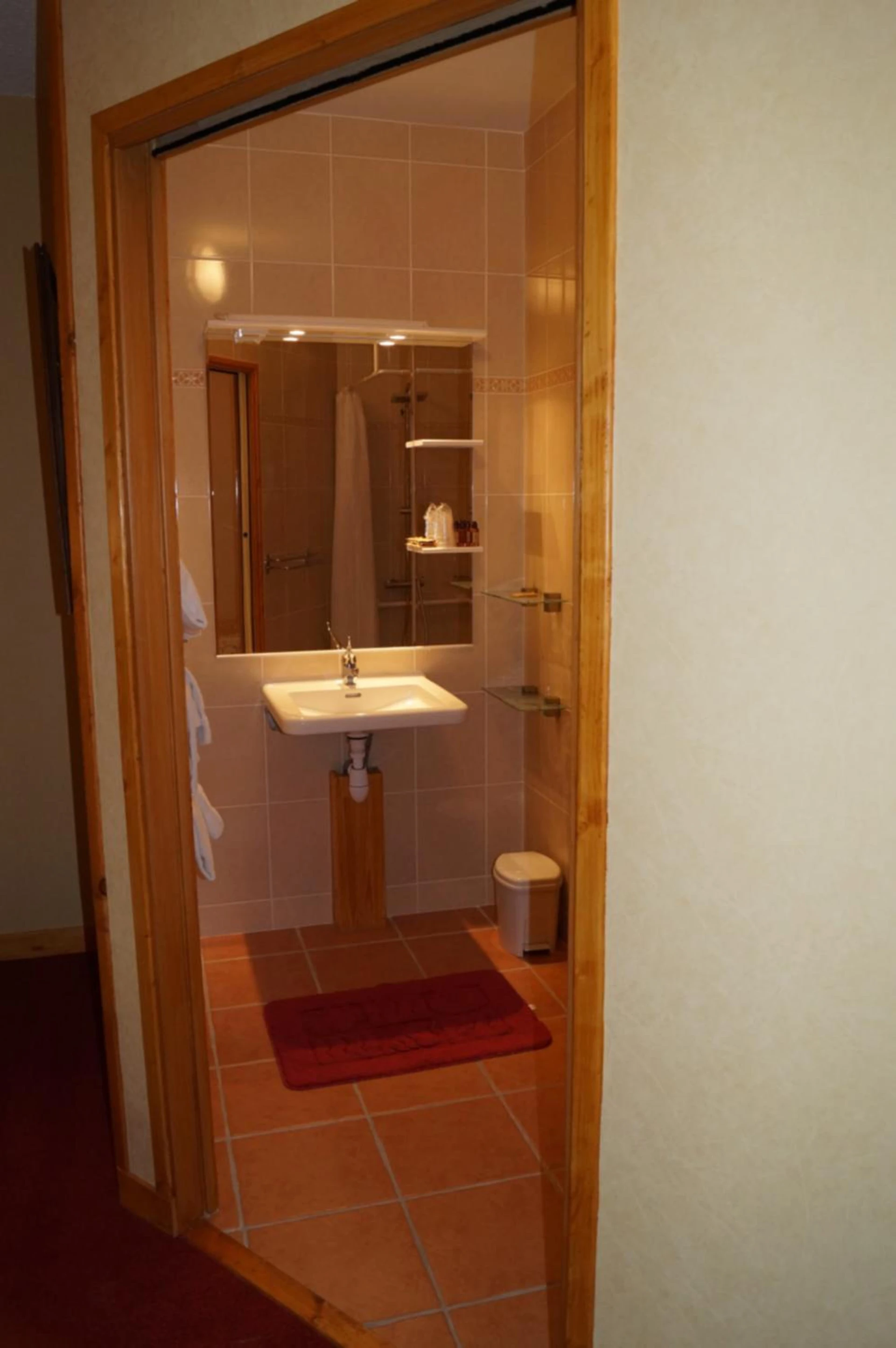 Chambre disponible pour un séminaire d'entreprise à Hotel Restaurant La Martiniere - Montélier