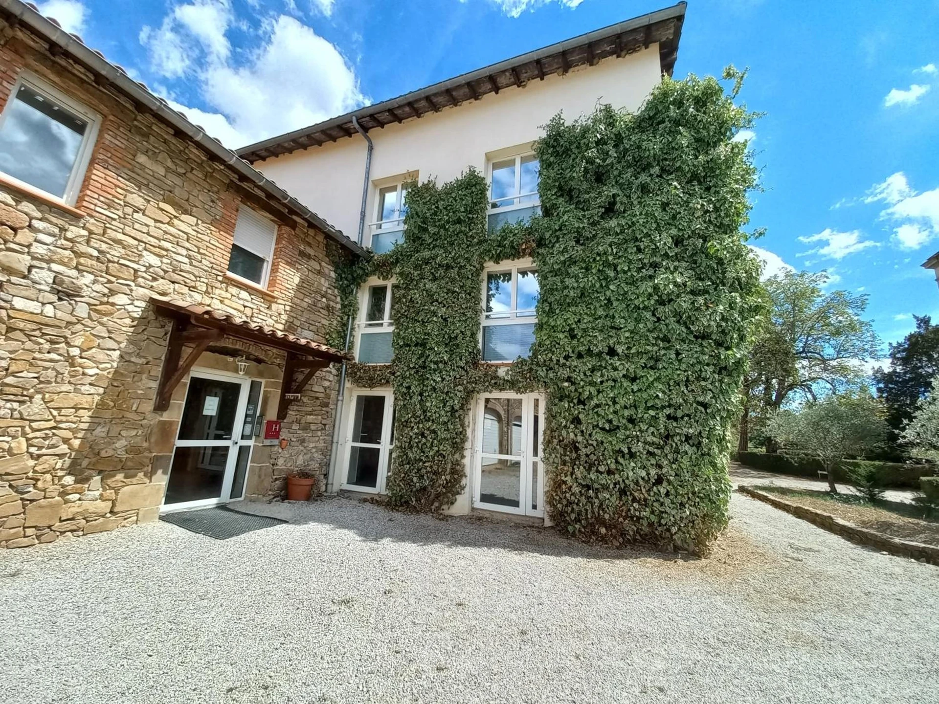 Organiser un séminaire d'entreprise : Contact Hôtel La Métairie à cordes-sur-ciel