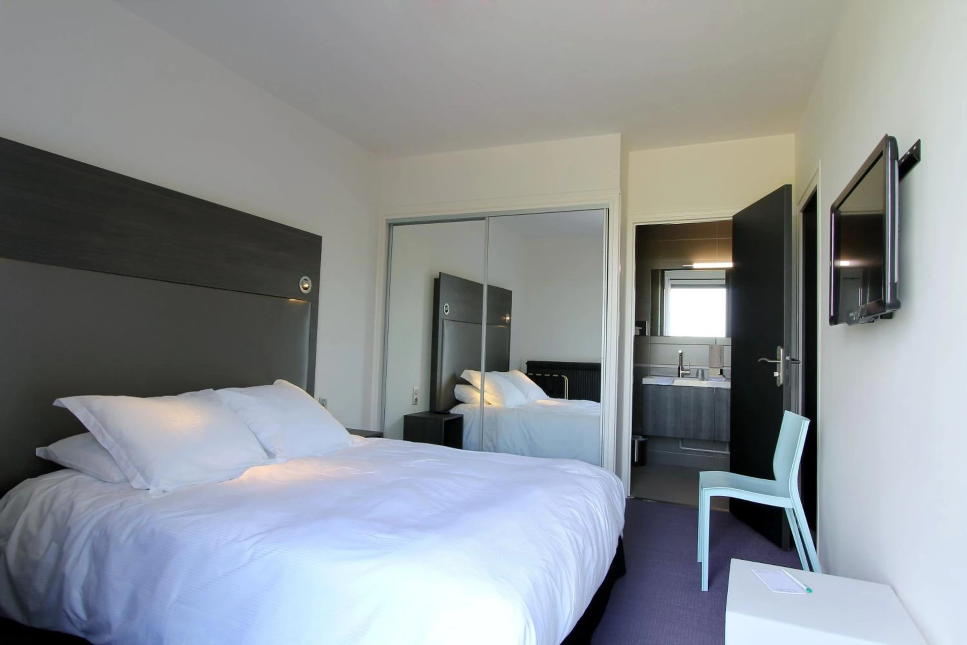 Chambre disponible pour un séminaire d'entreprise à Hôtel Restaurant La Montagne De Brancion - Martailly-lès-Brancion