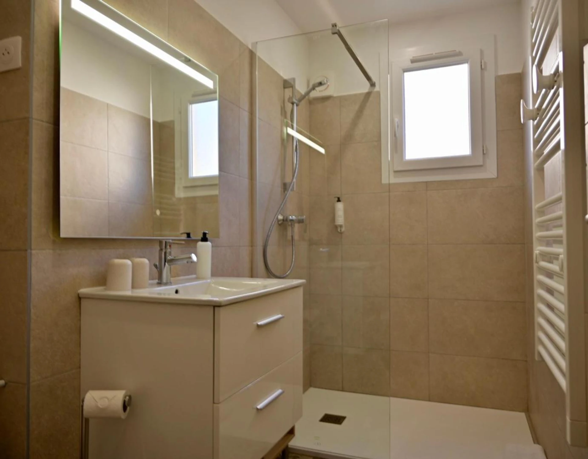 Chambre à Hôtel La Petite Bohème - Organiser un séminaire d'entreprise à Le Lavandou